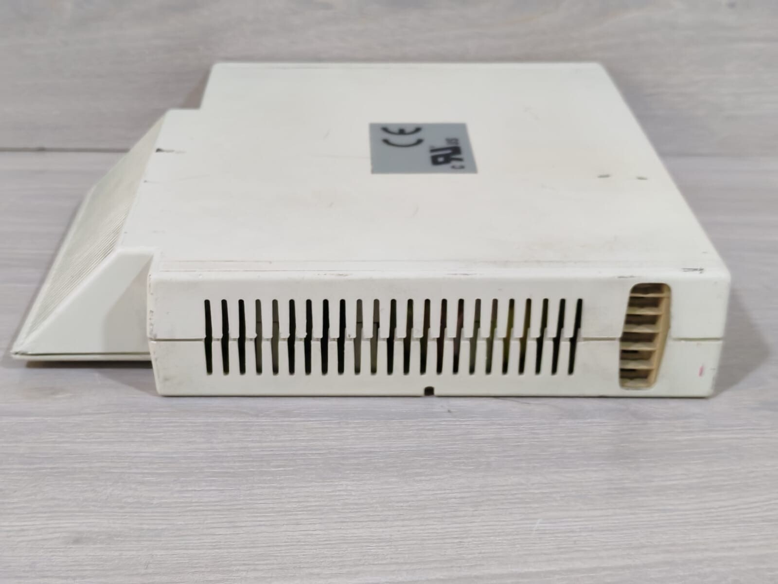 Helvar HES98020 HELVAR HES98020 2 CHANNEL OUTPUT MODULE V1.5 240VAC 8