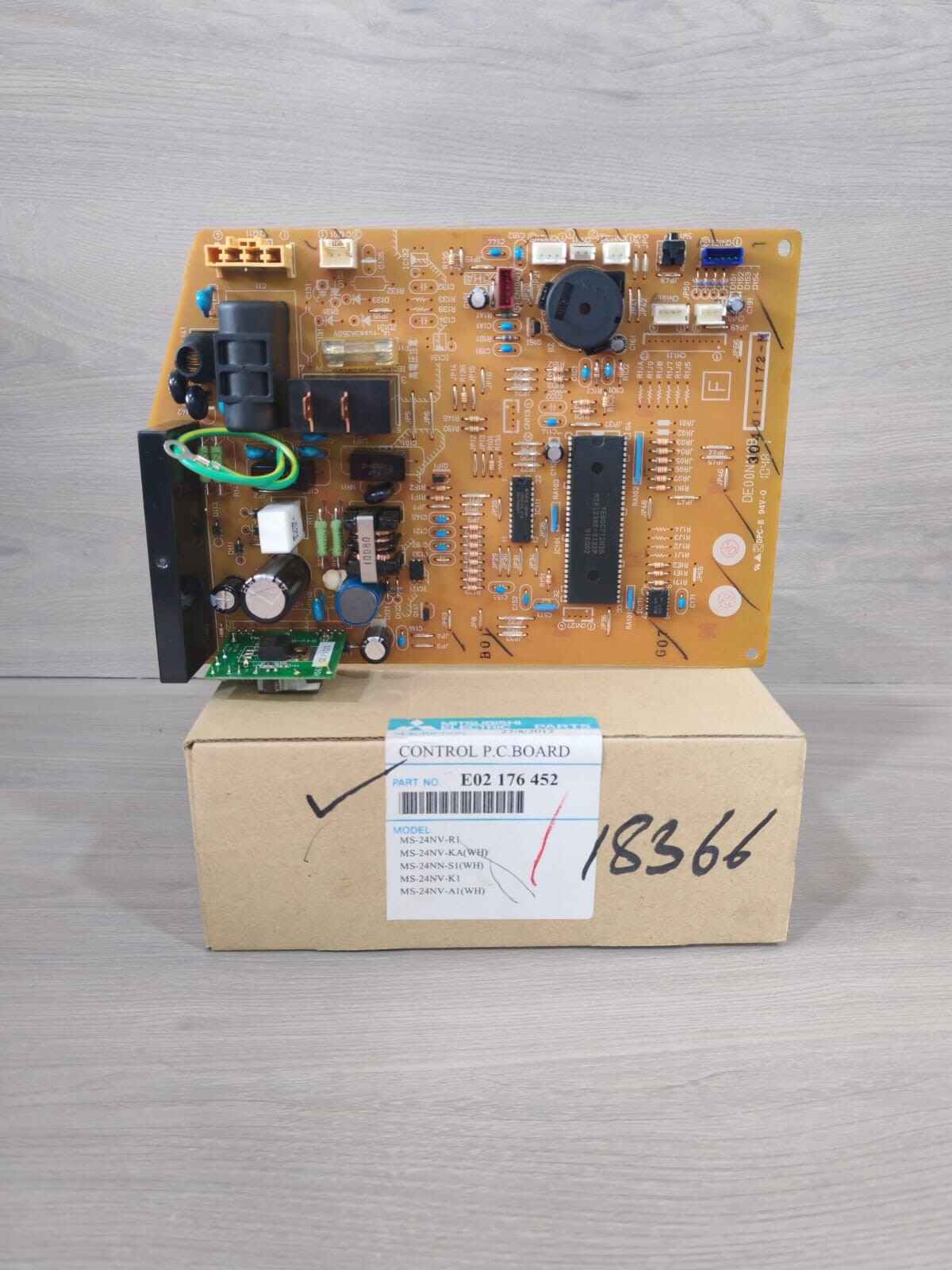 Mitsubishi E02-176-452 / E02176452 Electronic Control Board
