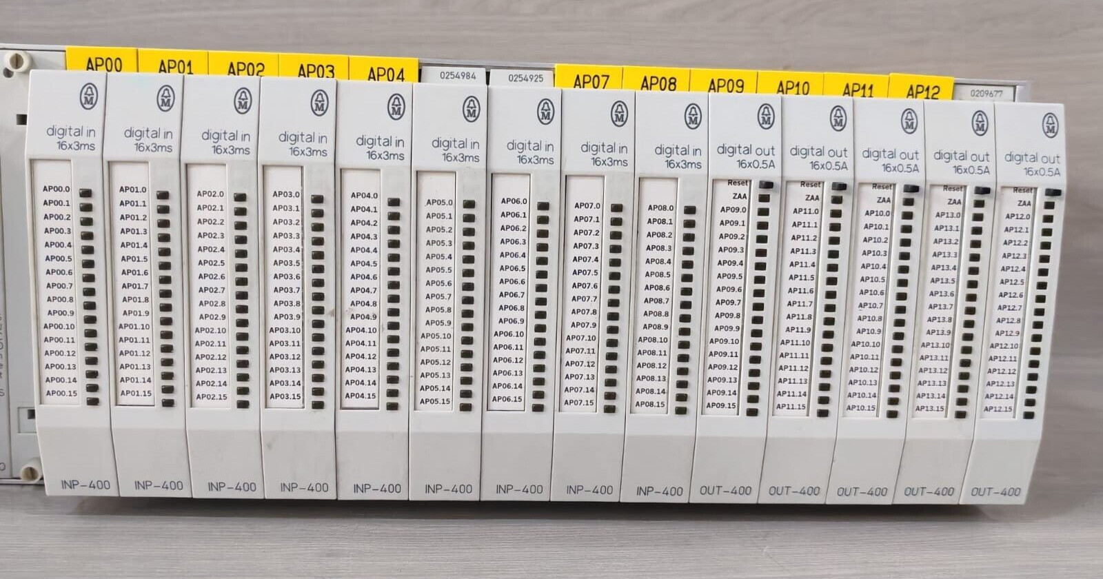 Moeller P0W-400/CPU-300/ NET-220/ INP-400/ OUT-400 MOELLER PS416 P0W-400/CPU-300/ NET-220/ INP-400/ OUT-400 POWER SUPPLY 230VAC 2