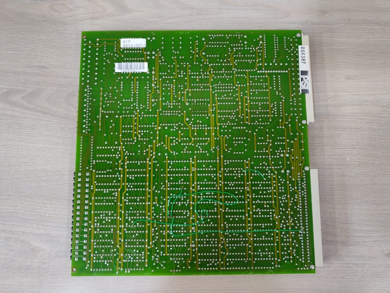 Unbranded HUSV400614P1 / HUSV400614P2 HUSV400614P1 / HUSV400614P2 AEND: B BYP Mother Board 8