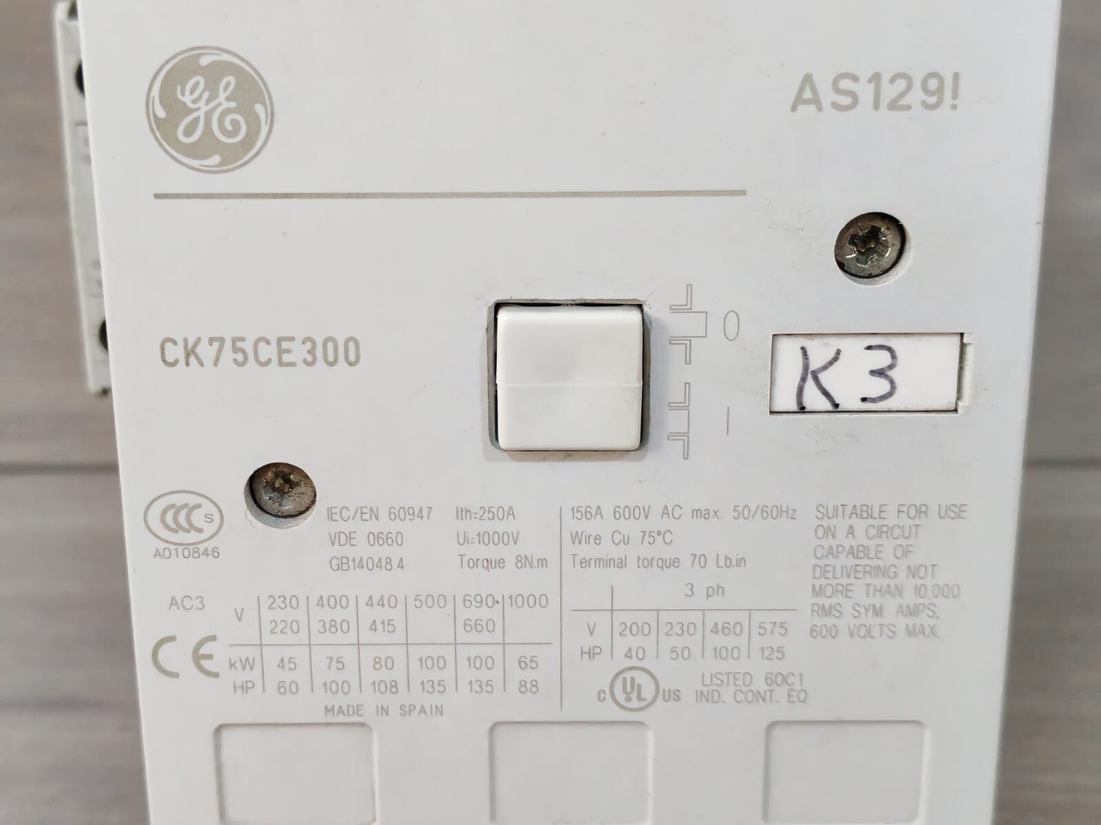 GE CK75CE300 GE CK75CE300 3-POLE CONTACTOR 250A COIL VOLTAGE 2