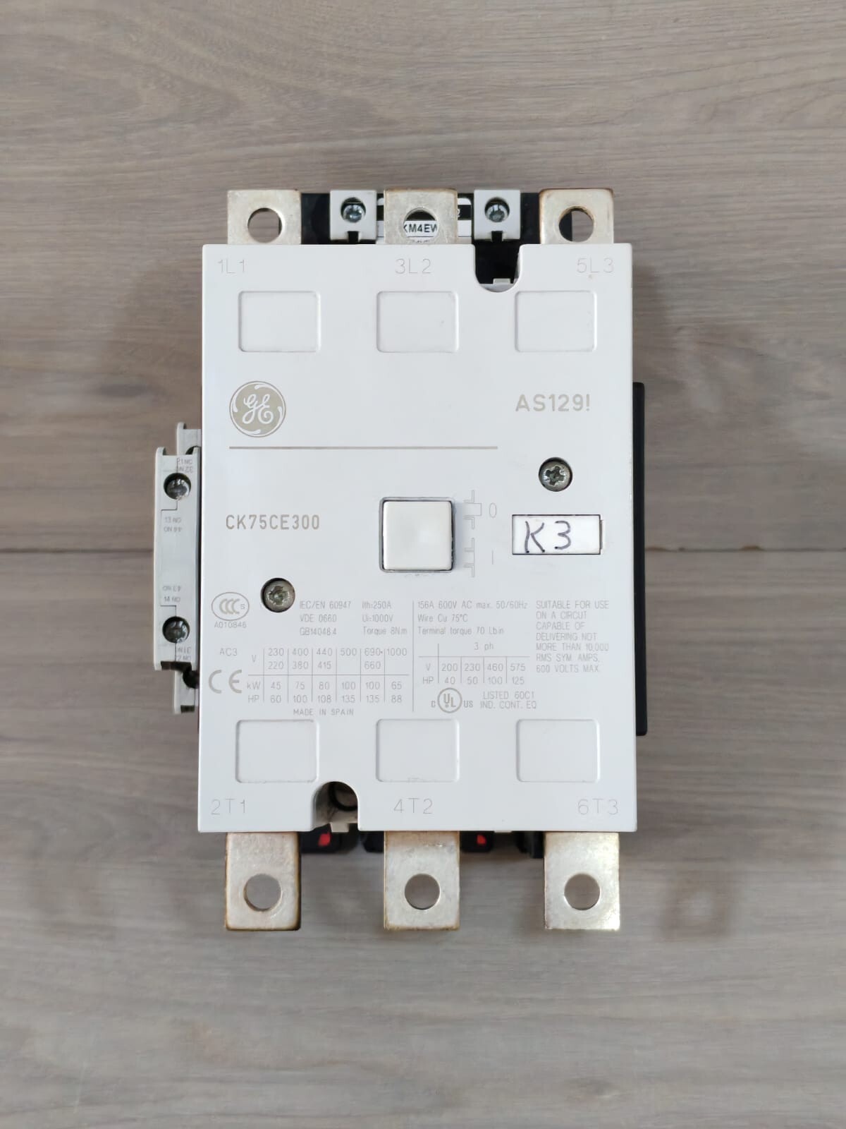 GE CK75CE300 3-POLE CONTACTOR 250A COIL VOLTAGE