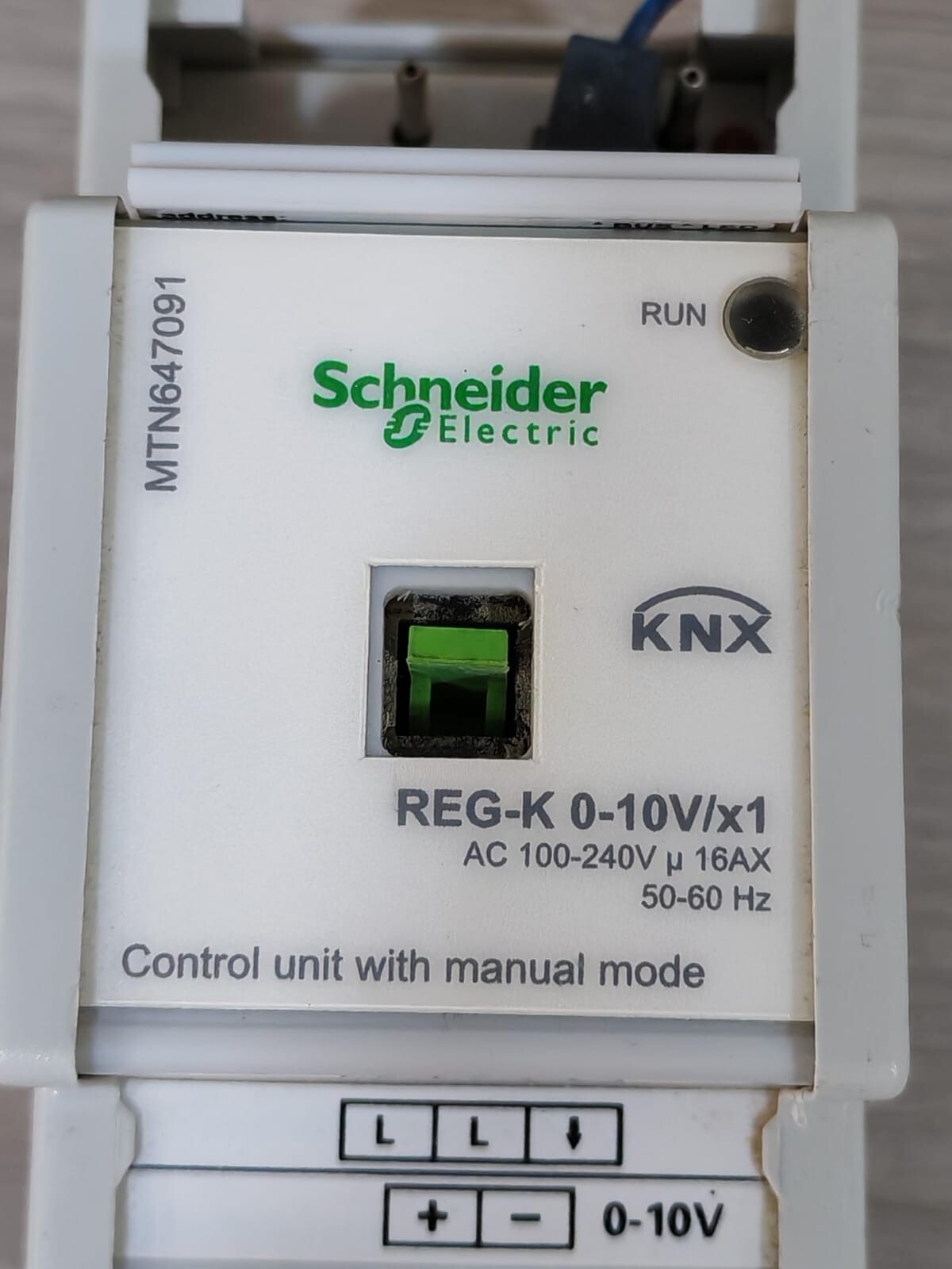 Schneider Electric MTN647091 SCHNEIDER ELECTRIC KNX MTN647091 REG-K 0-10V/x1 CONTROL UNIT 2