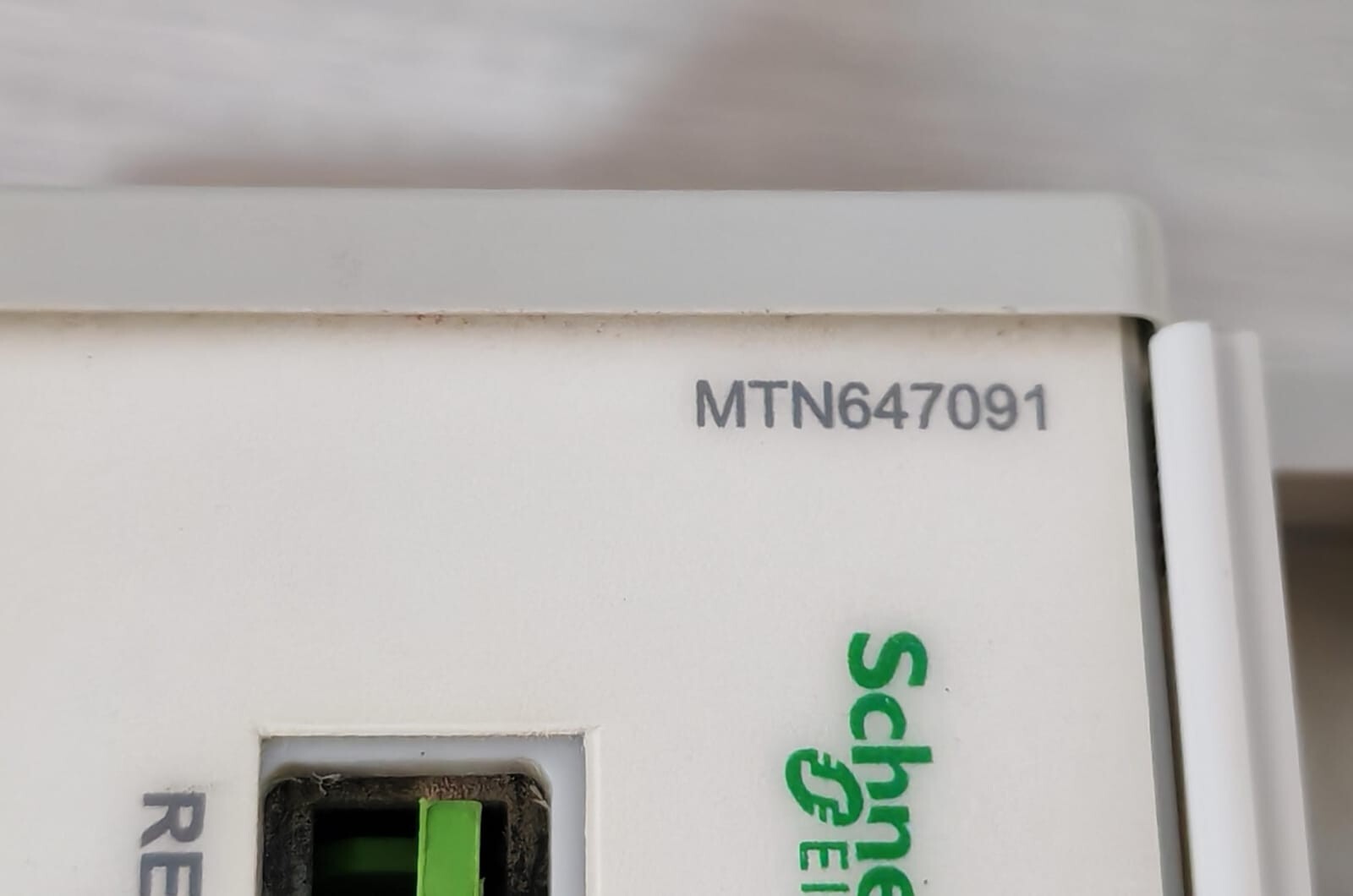 Schneider Electric MTN647091 SCHNEIDER ELECTRIC KNX MTN647091 REG-K 0-10V/x1 CONTROL UNIT 3