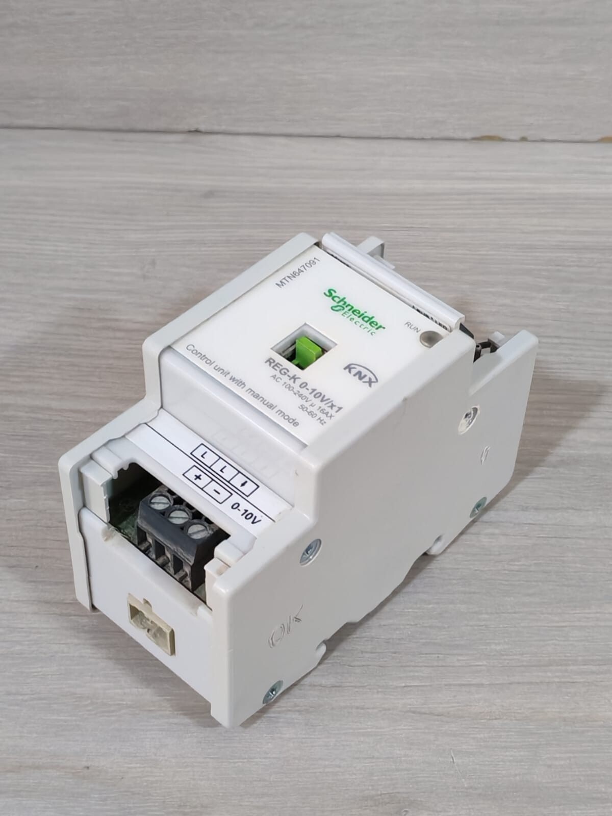 Schneider Electric MTN647091 SCHNEIDER ELECTRIC KNX MTN647091 REG-K 0-10V/x1 CONTROL UNIT 5