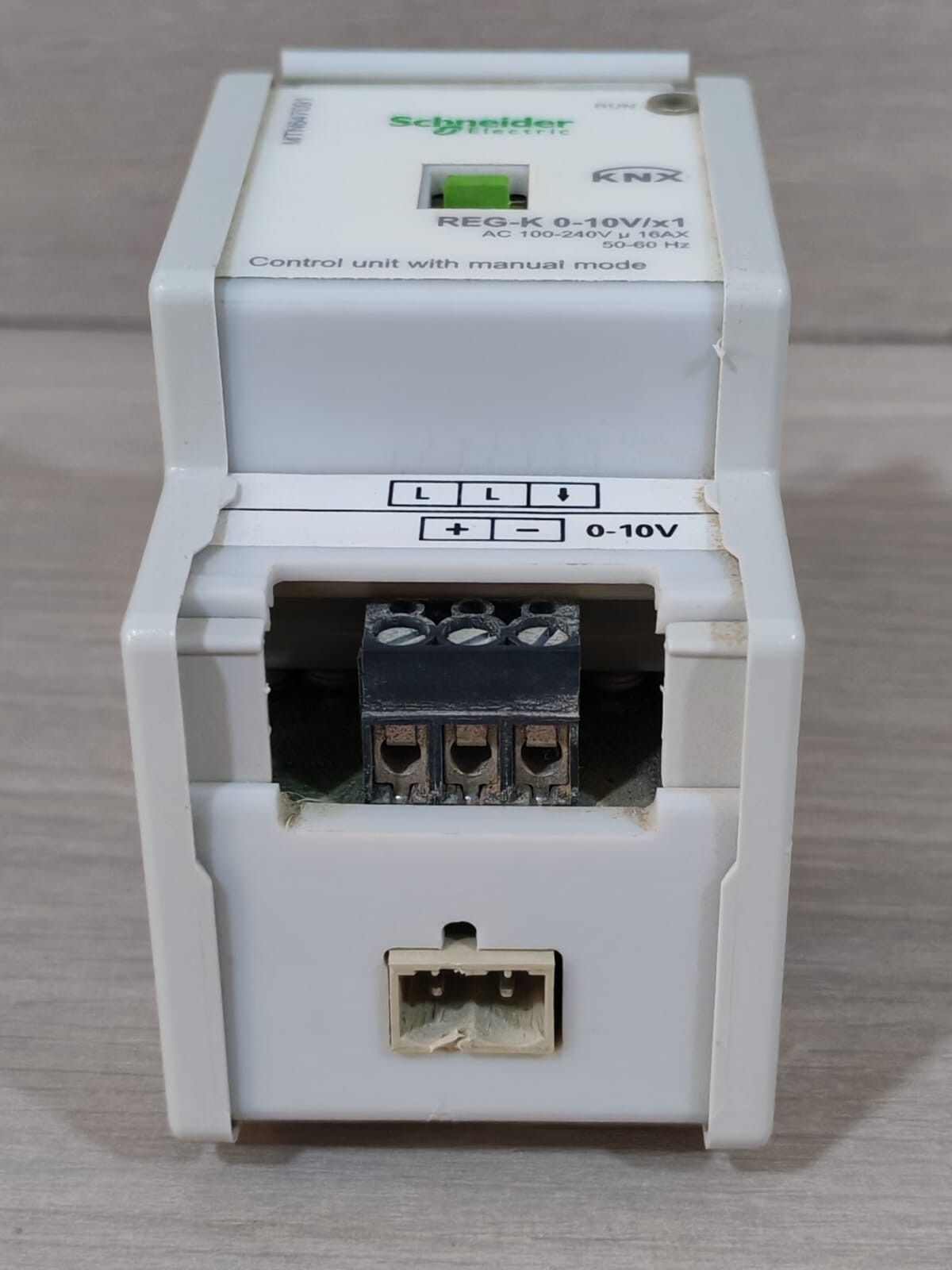 Schneider Electric MTN647091 SCHNEIDER ELECTRIC KNX MTN647091 REG-K 0-10V/x1 CONTROL UNIT 6