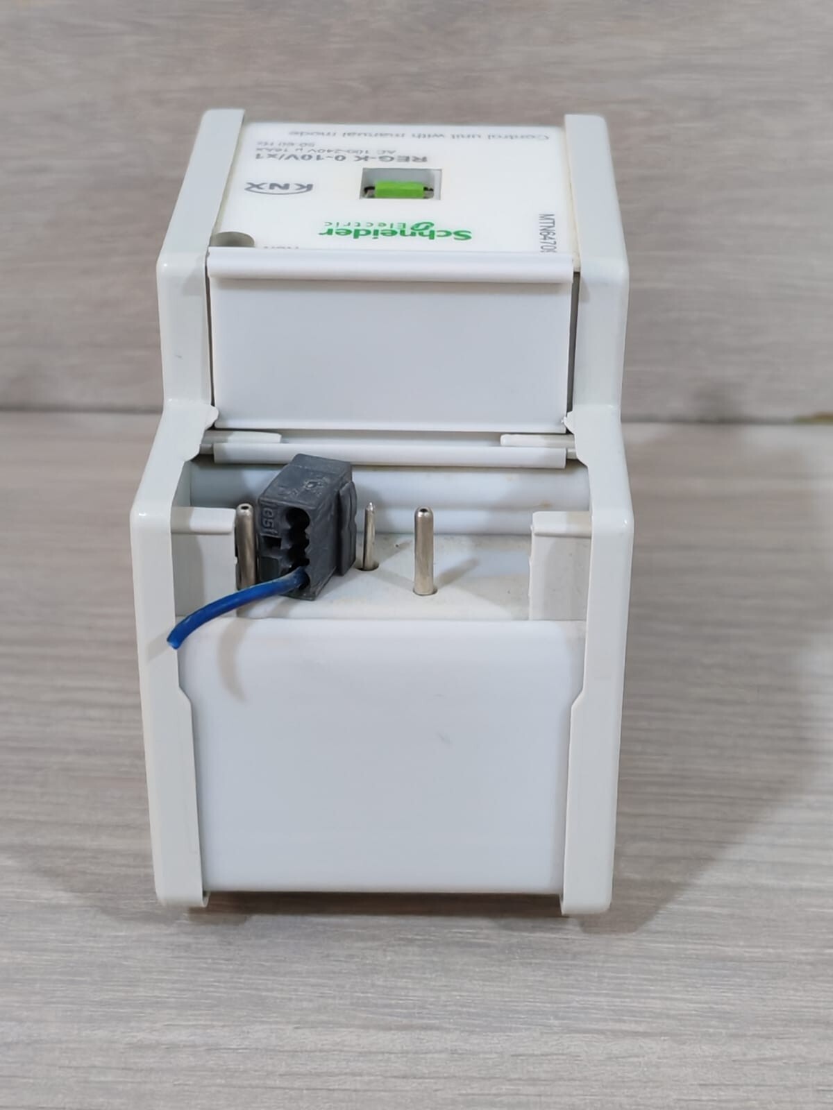 Schneider Electric MTN647091 SCHNEIDER ELECTRIC KNX MTN647091 REG-K 0-10V/x1 CONTROL UNIT 7