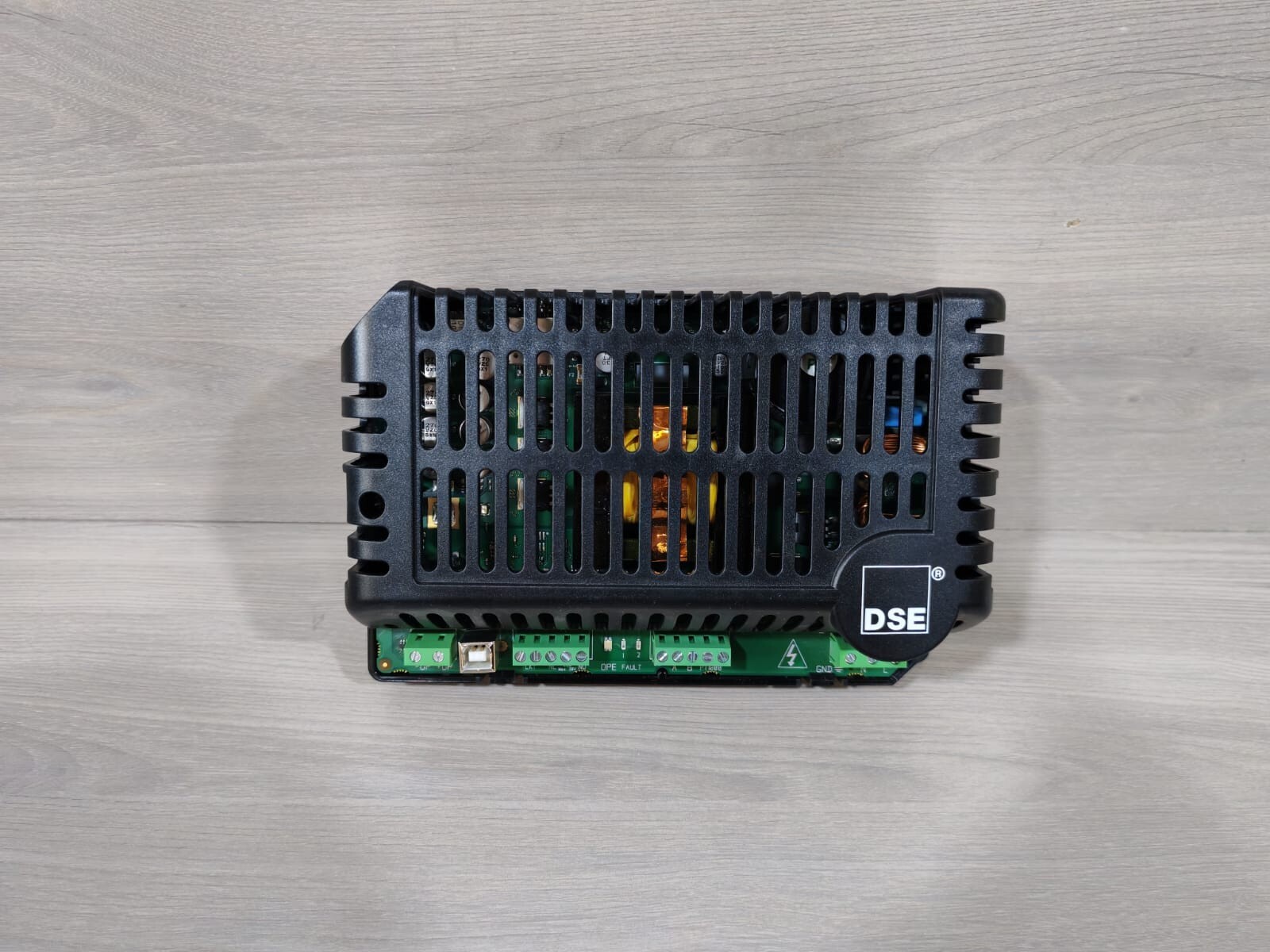 DSE 9470-007-01 DSE 9470-007-01 Intelligent Battery Charger 12/24V 2