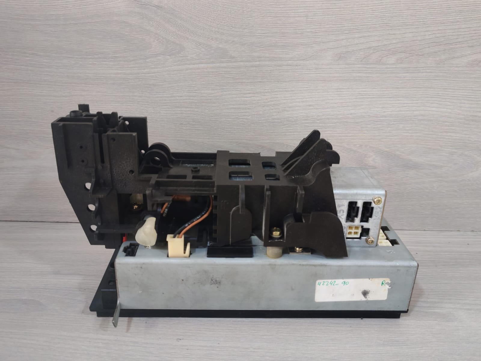 Siemens ETU76B SIEMENS ETU76B ELECTRONIC TRIP UNIT - WITHOUT COVER & WITH DENTS 7