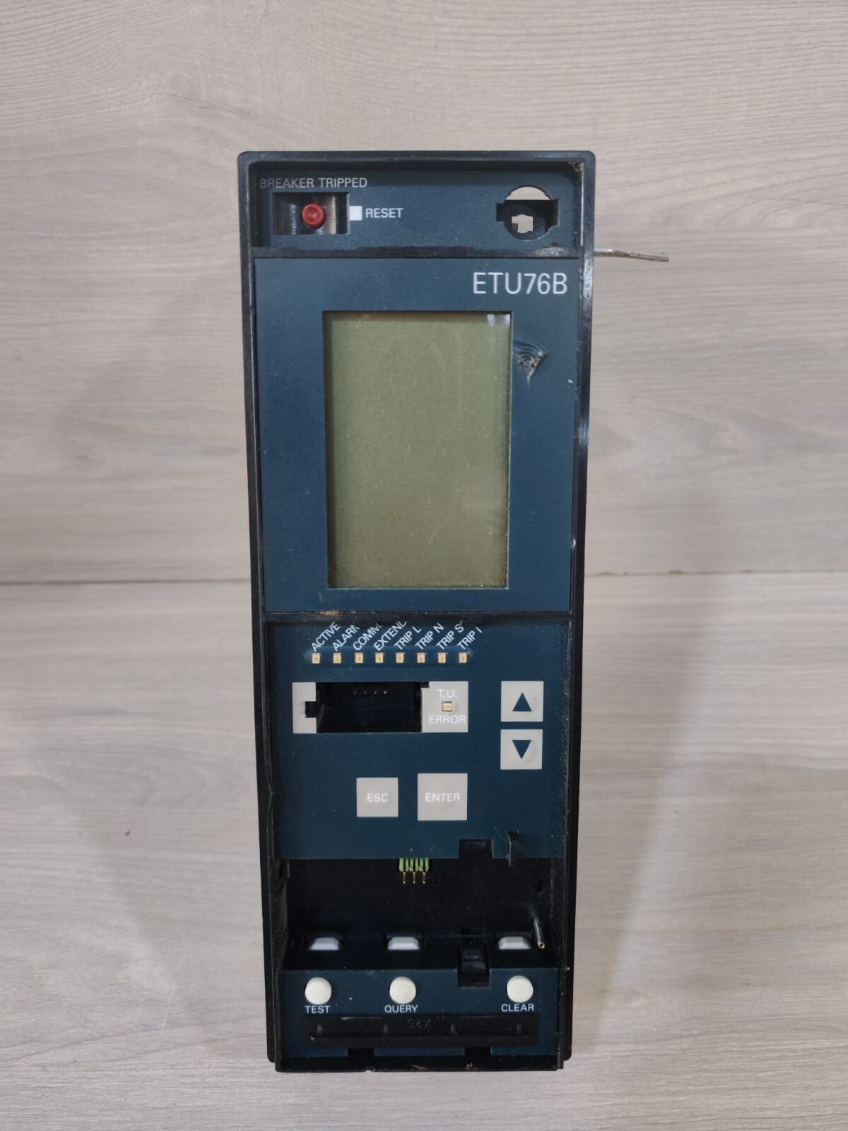 SIEMENS ETU76B ELECTRONIC TRIP UNIT - WITHOUT COVER & WITH DENTS