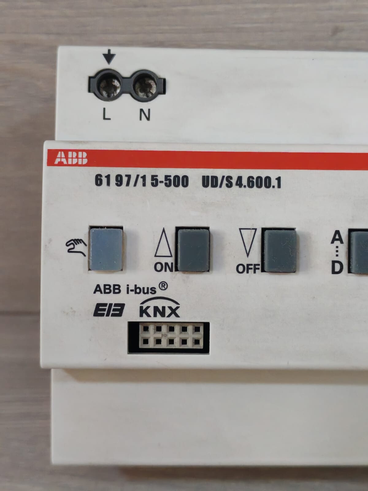 ABB 6197/15-500 UD/S 4.600.1 ABB 6197/15-500 UD/S 4.600.1 KNX UNIVERSAL DIMMER ACTUATOR 230V 2