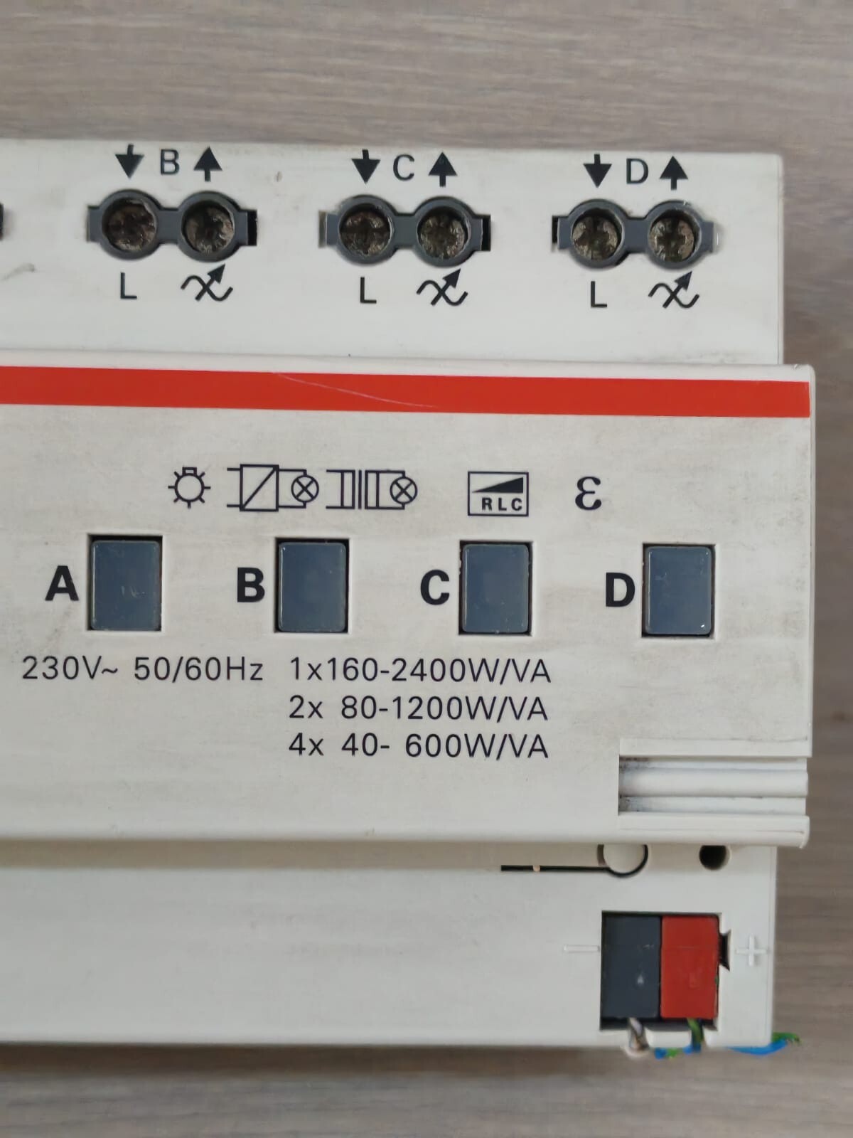 ABB 6197/15-500 UD/S 4.600.1 ABB 6197/15-500 UD/S 4.600.1 KNX UNIVERSAL DIMMER ACTUATOR 230V 3