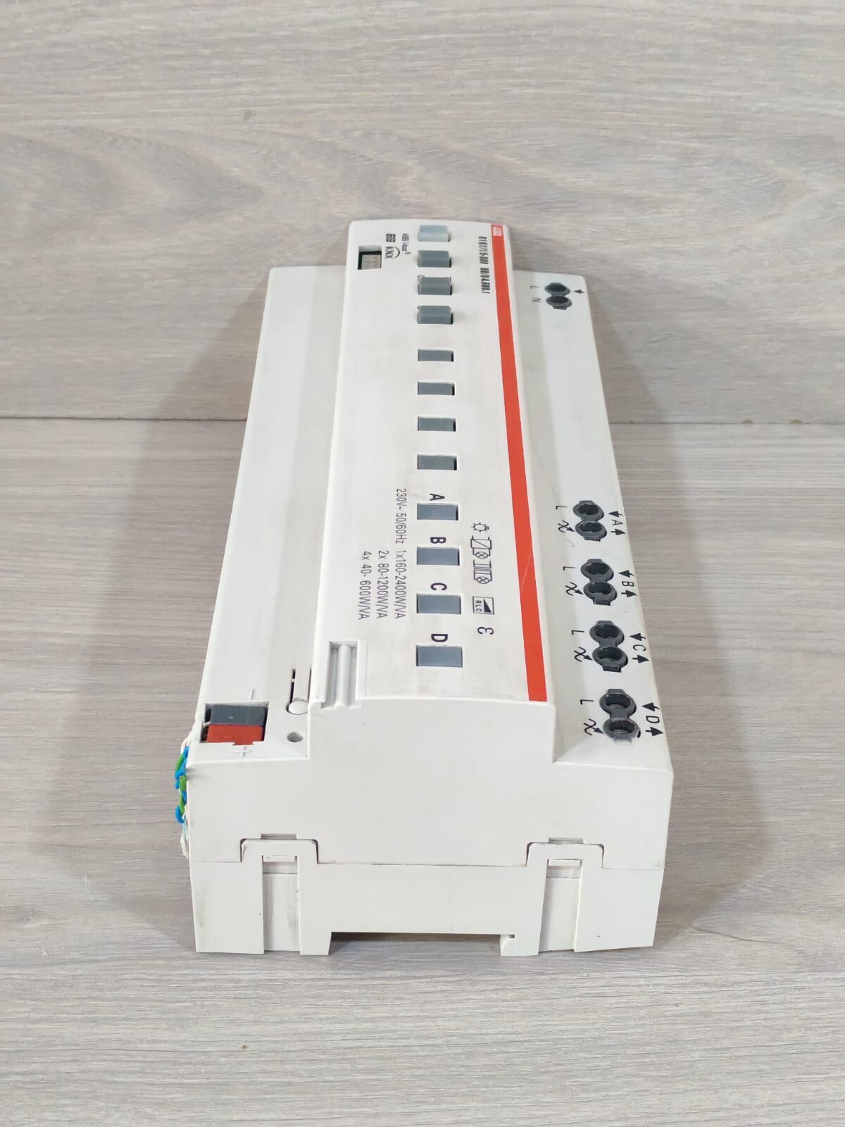 ABB 6197/15-500 UD/S 4.600.1 ABB 6197/15-500 UD/S 4.600.1 KNX UNIVERSAL DIMMER ACTUATOR 230V 8