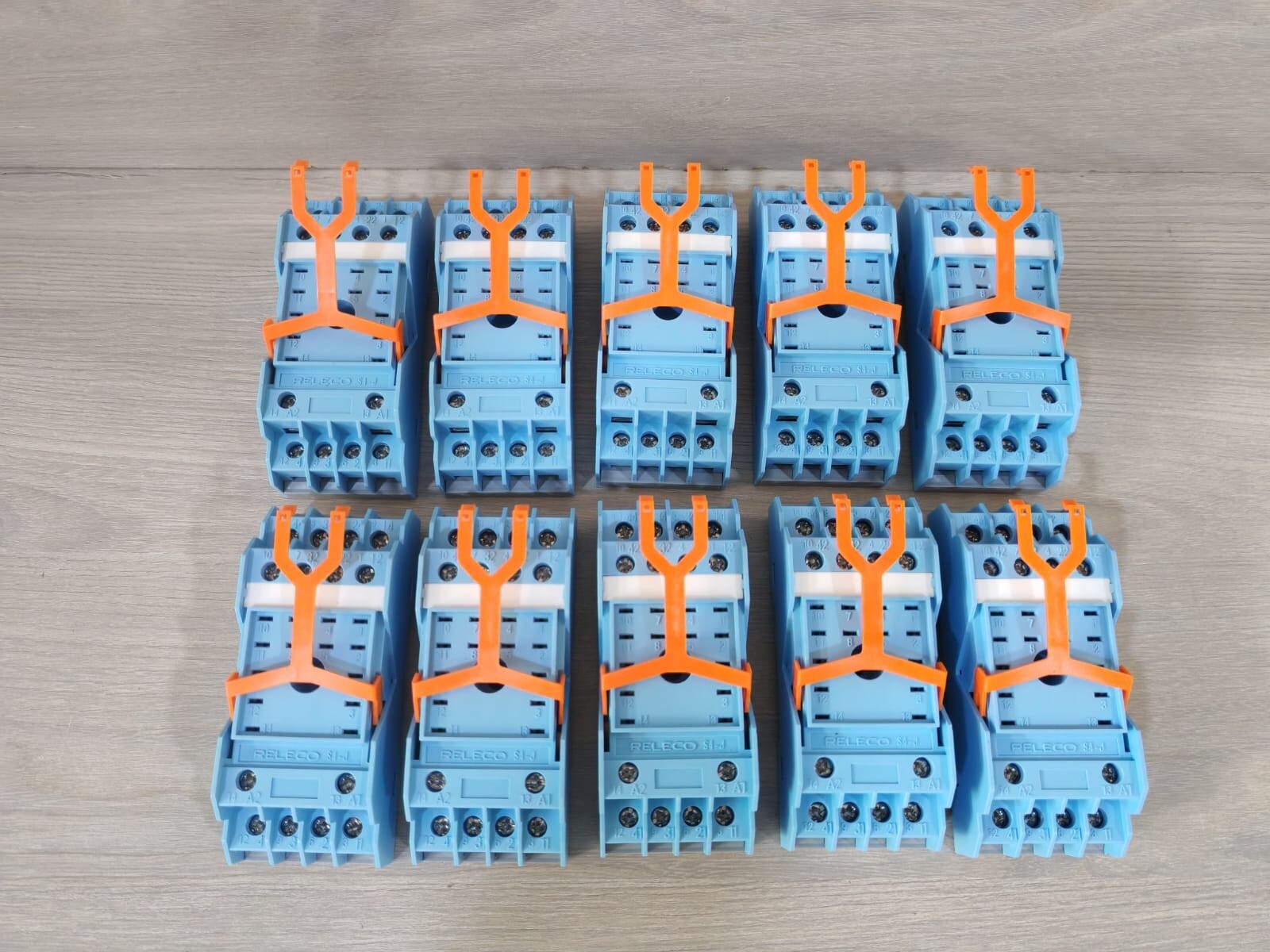 COMAT RELECO S4-J COMAT RELECO S4-J RELAY SOCKET 10A/250V -1 BOX( ) 2