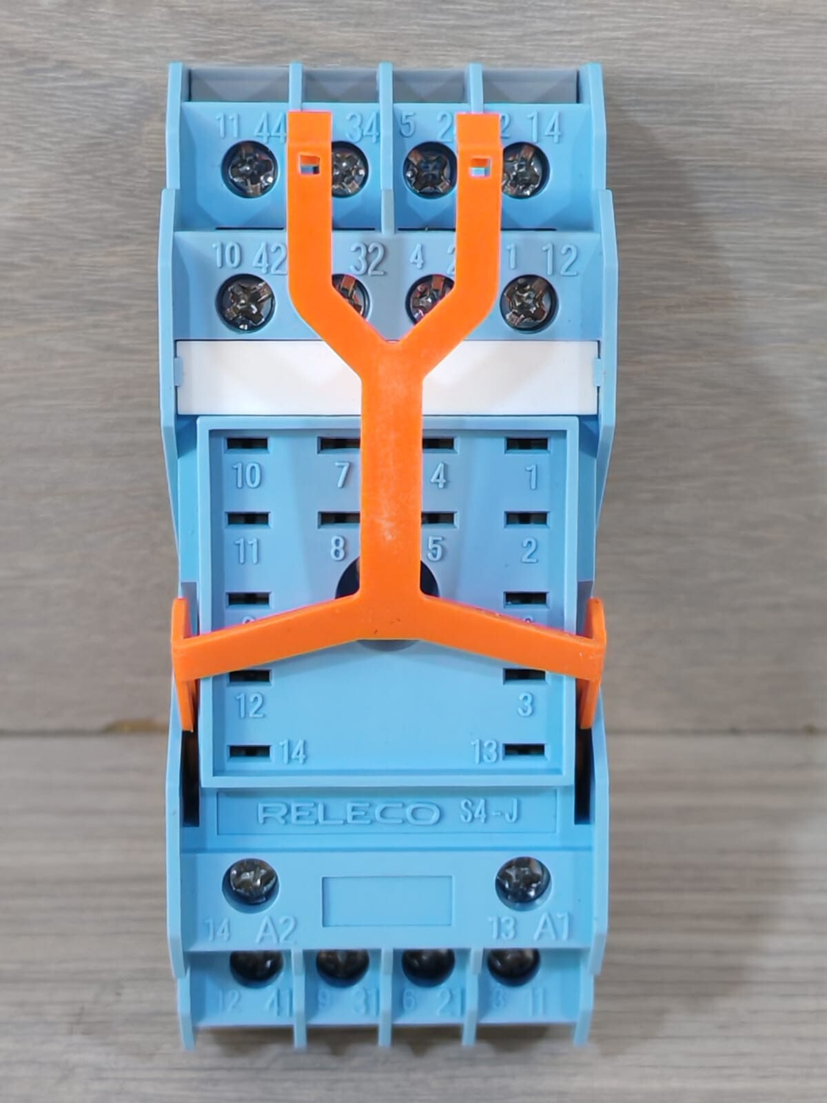 COMAT RELECO S4-J COMAT RELECO S4-J RELAY SOCKET 10A/250V -1 BOX( ) 3