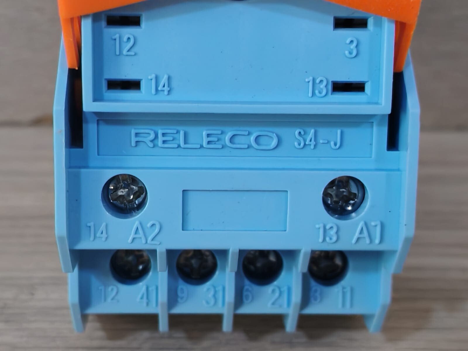 COMAT RELECO S4-J COMAT RELECO S4-J RELAY SOCKET 10A/250V -1 BOX( ) 4