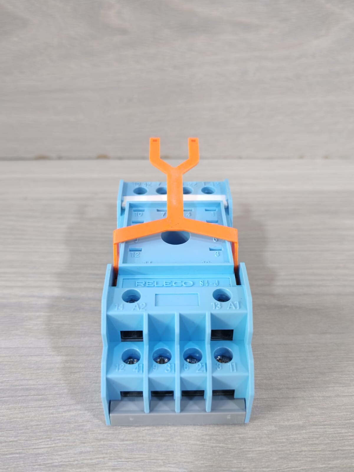 COMAT RELECO S4-J COMAT RELECO S4-J RELAY SOCKET 10A/250V -1 BOX( ) 9