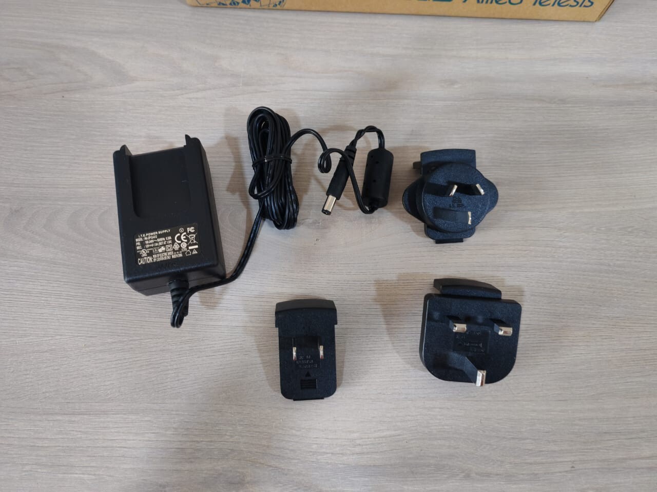 Allied Telesis 990-001166-60 Allied Telesis AT-FS232/1 Bridging Converter P/n: 990-001166-60 9