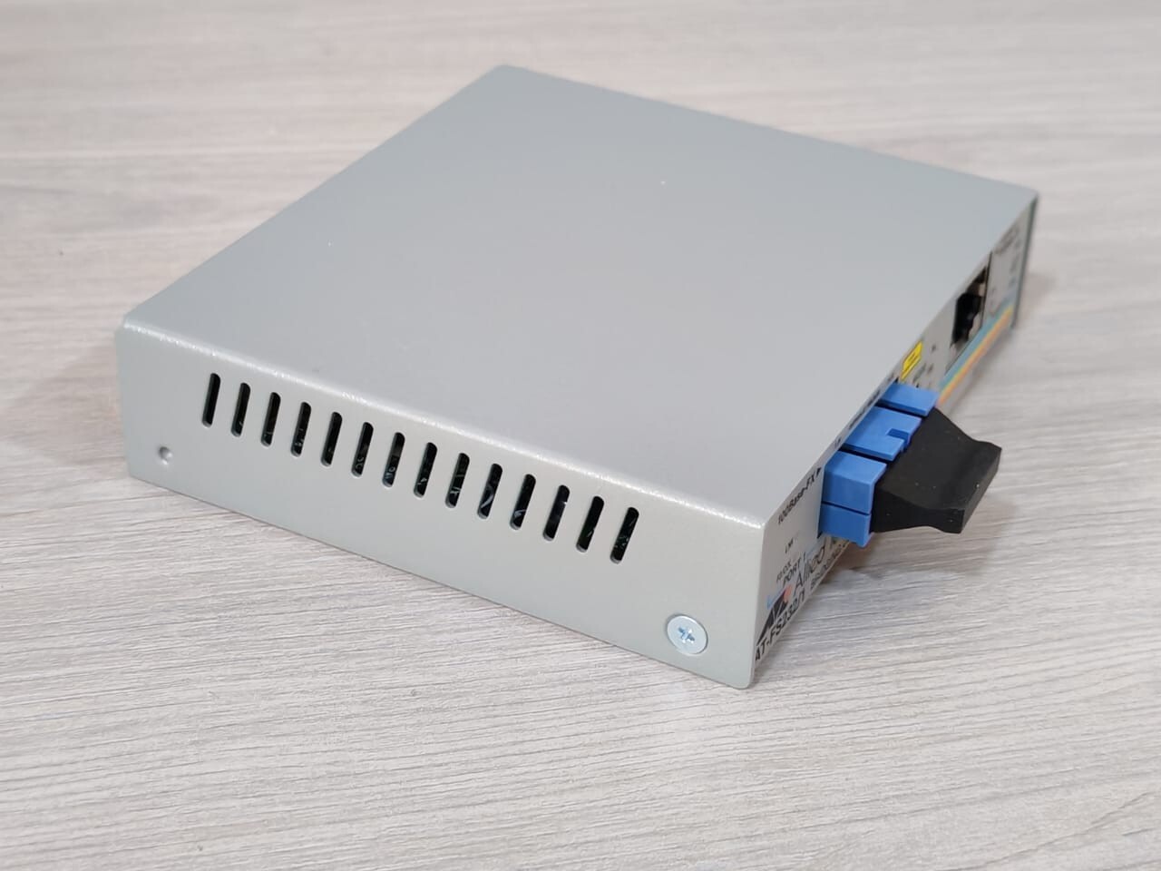 Allied Telesis 990-001166-60 Allied Telesis AT-FS232/1 Bridging Converter P/n: 990-001166-60 10