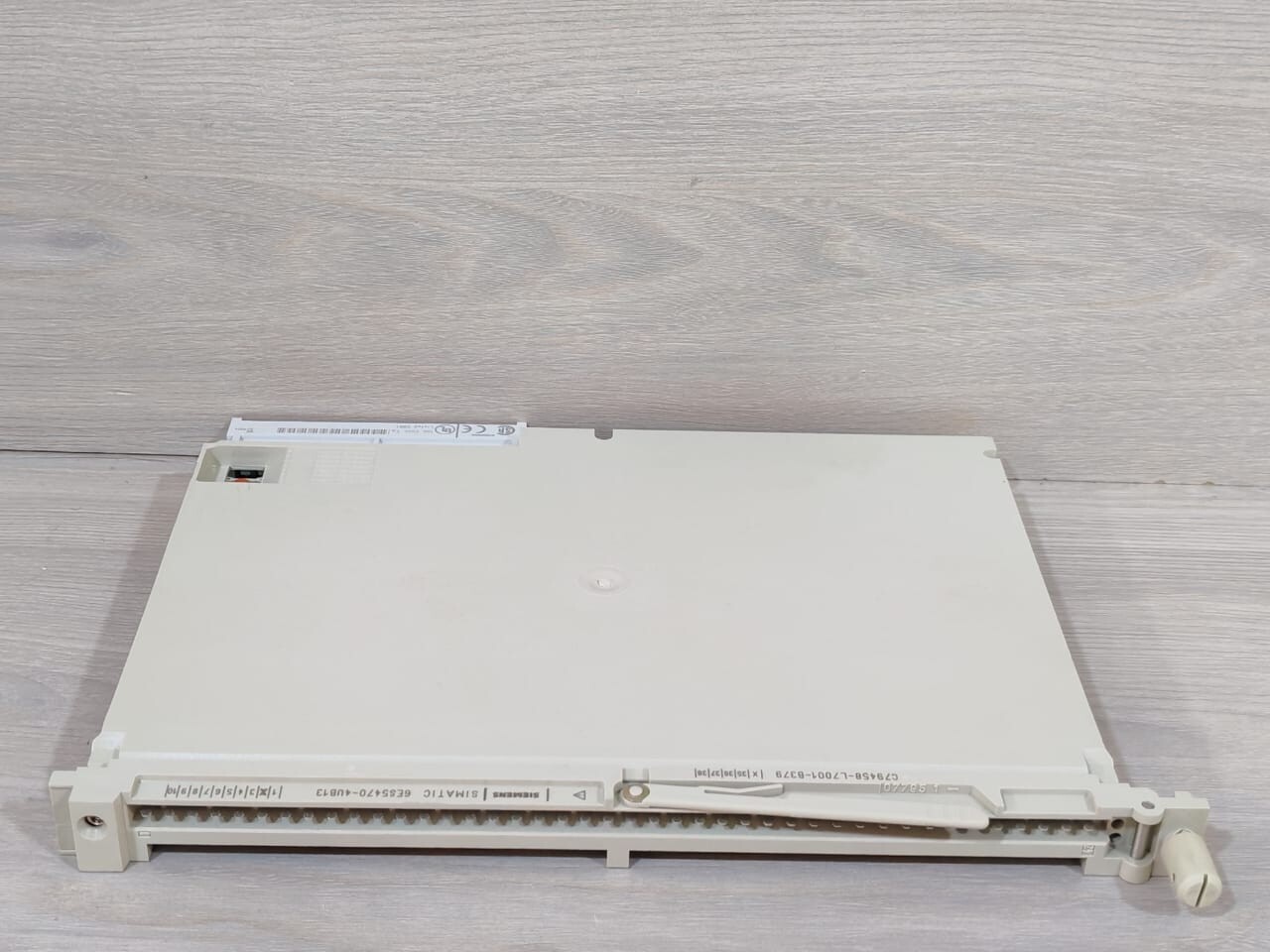 Siemens 6ES5470-4UB13 SIEMENS 6ES5470-4UB13 SIMATIC ANALOG OUTPUT MODULE 2