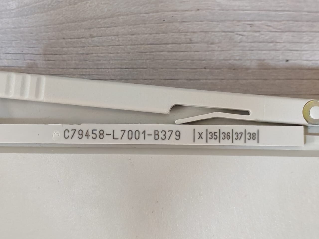 Siemens 6ES5470-4UB13 SIEMENS 6ES5470-4UB13 SIMATIC ANALOG OUTPUT MODULE 4