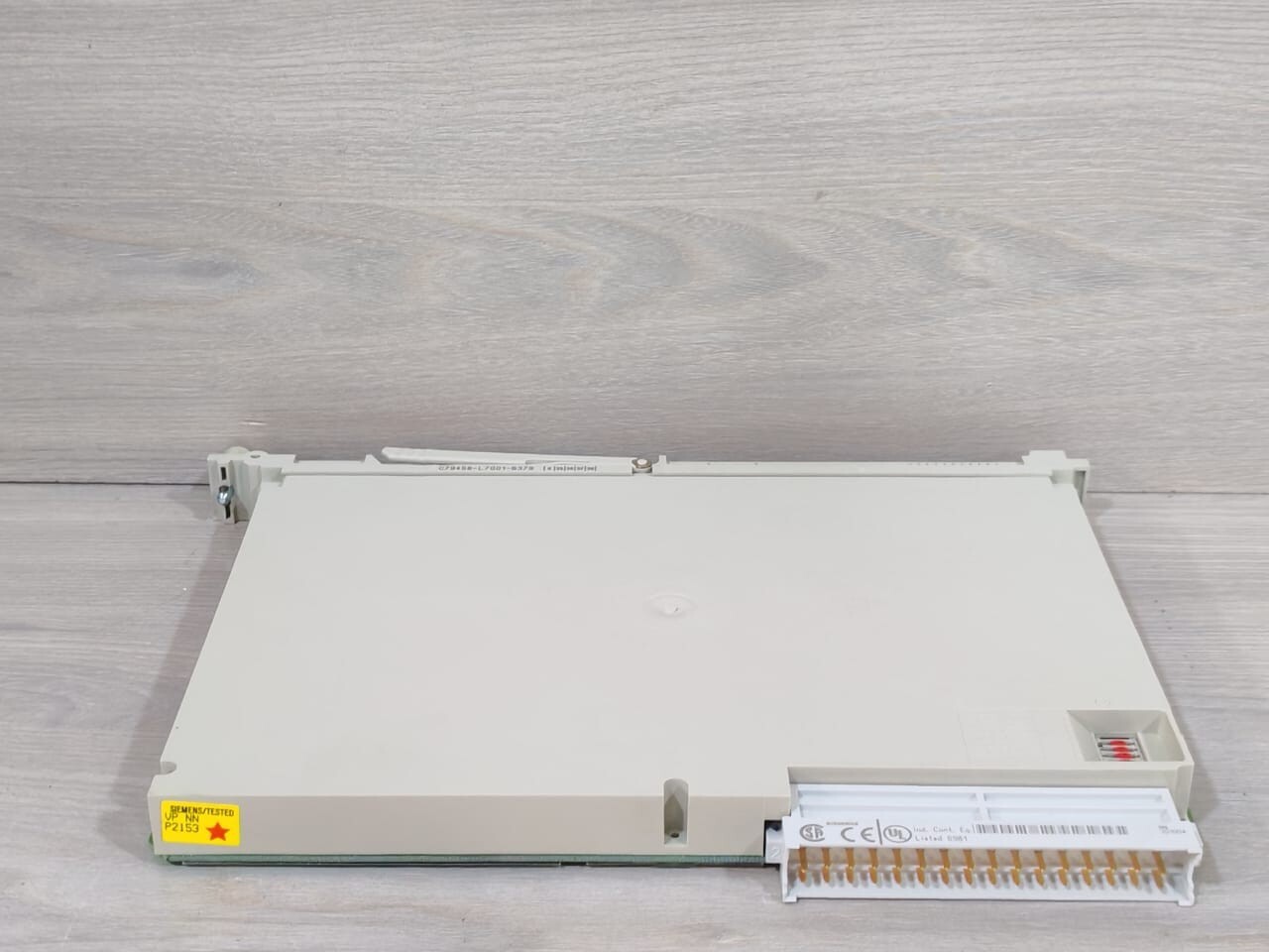 Siemens 6ES5470-4UB13 SIEMENS 6ES5470-4UB13 SIMATIC ANALOG OUTPUT MODULE 6