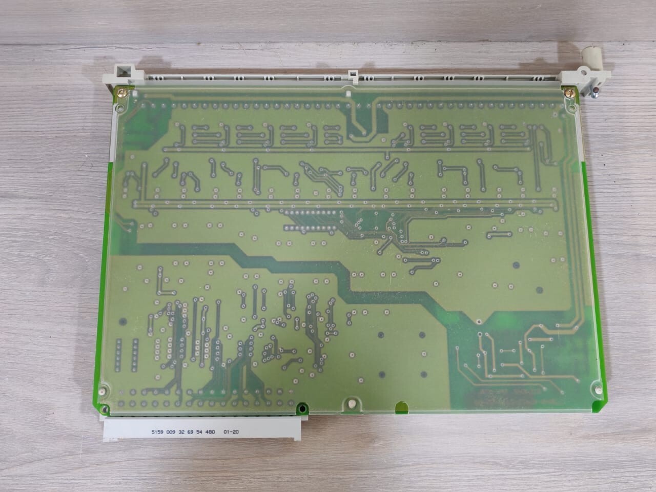Siemens 6ES5470-4UB13 SIEMENS 6ES5470-4UB13 SIMATIC ANALOG OUTPUT MODULE 9