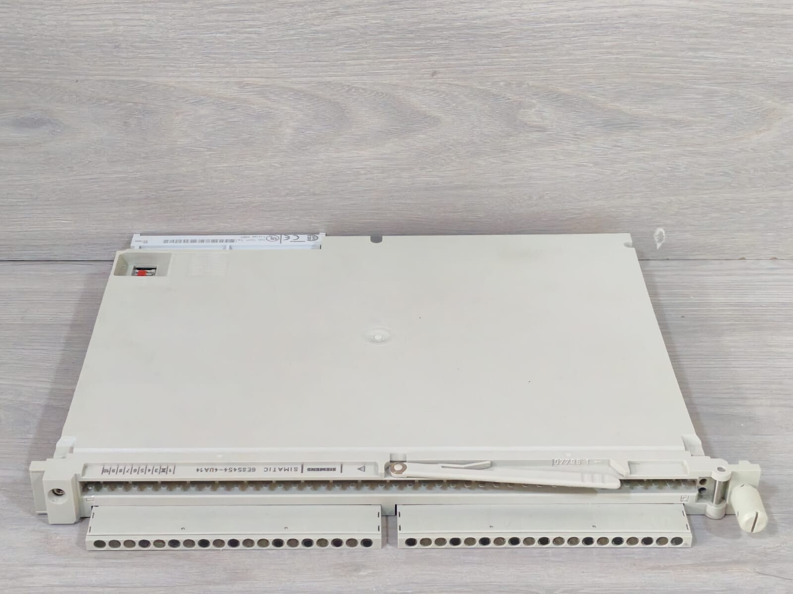 Siemens 6ES5454-4UA14 SIEMENS 6ES5454-4UA14 SIMATIC DIGITAL OUTPUT 2