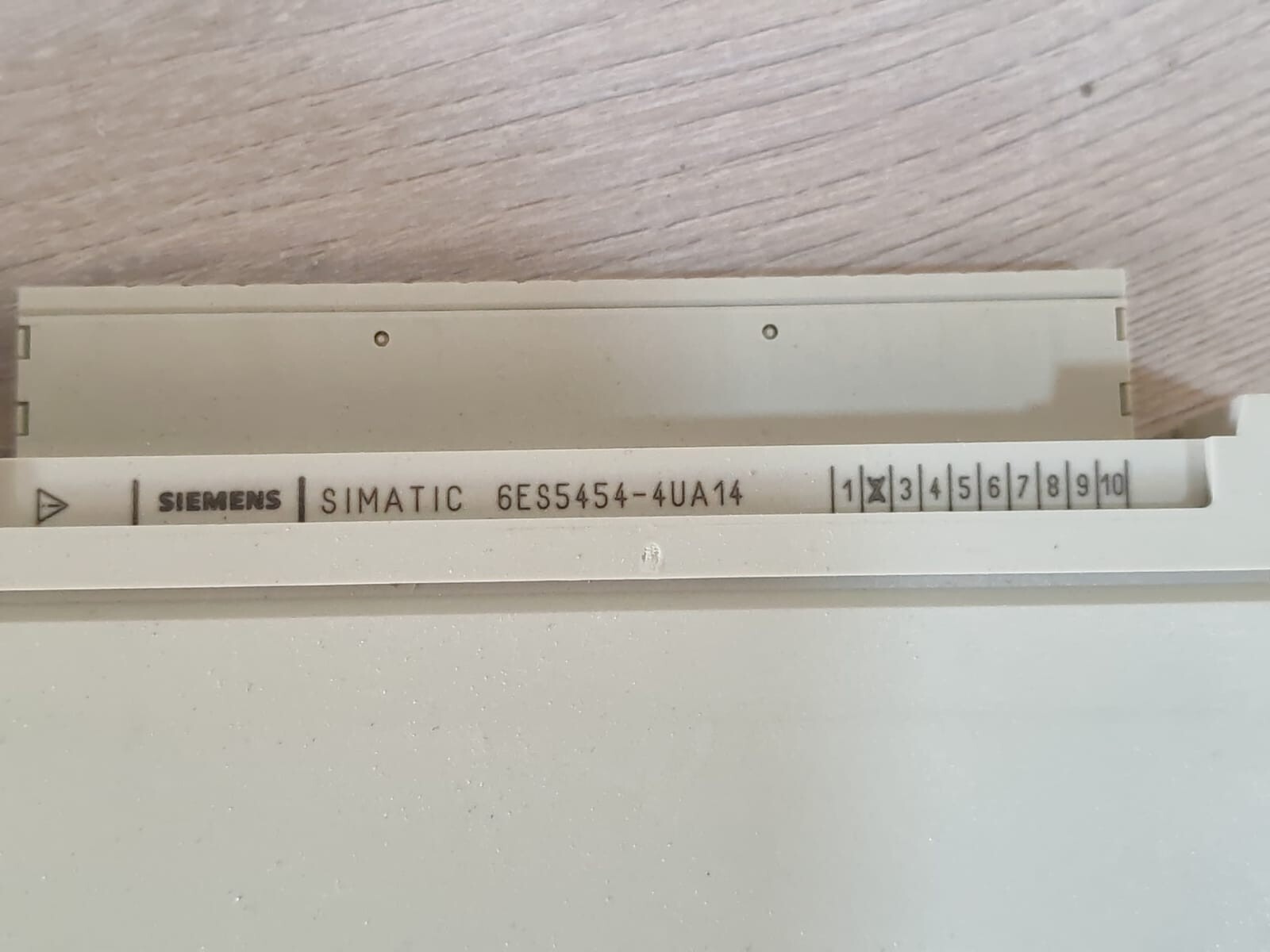 Siemens 6ES5454-4UA14 SIEMENS 6ES5454-4UA14 SIMATIC DIGITAL OUTPUT 3