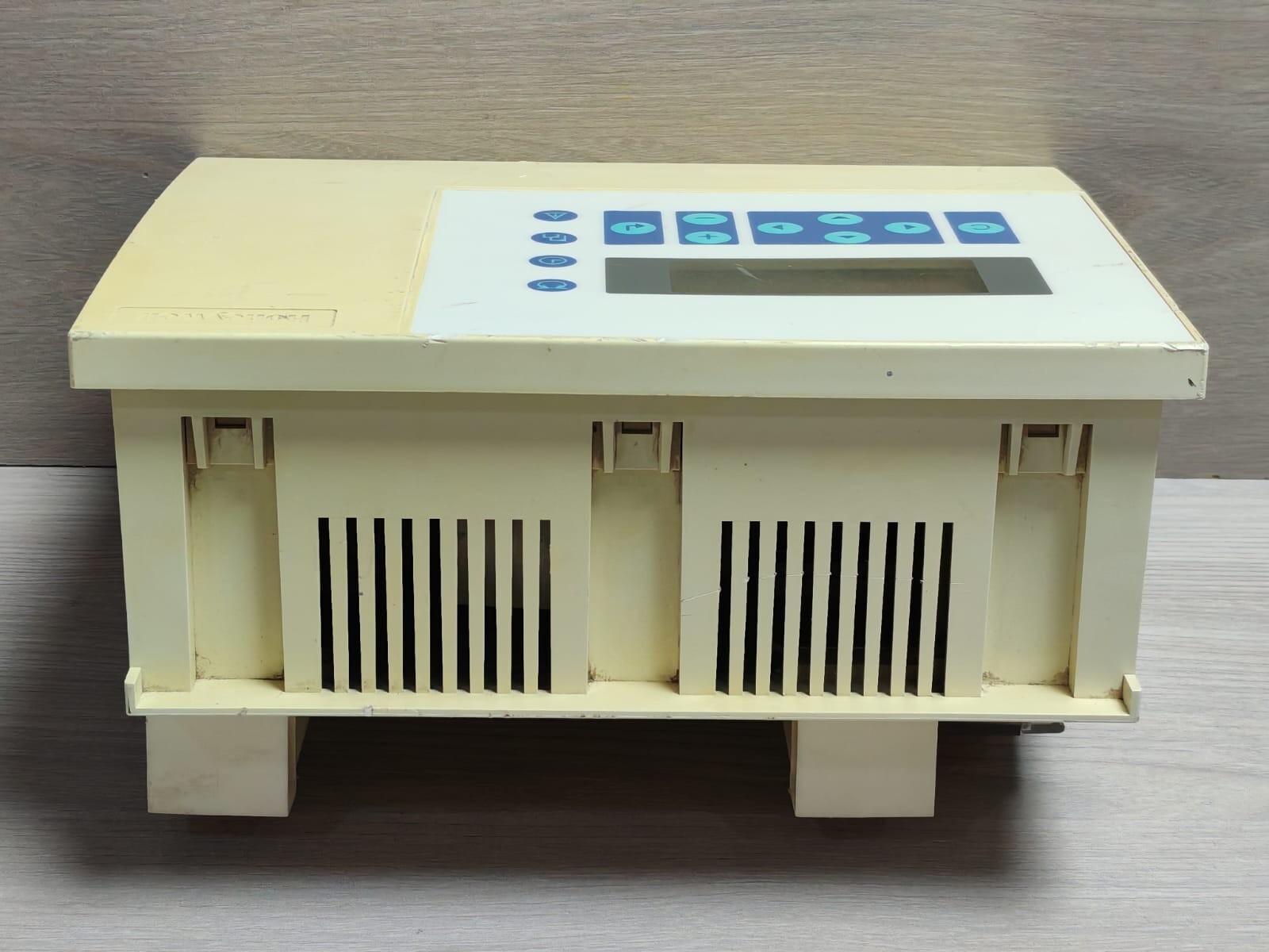 Honeywell XL50A-UMMIPCCBLON HONEYWELL XL50A-UMMIPCCBLON 24VAC 10VA 50/60Hz BUILDING CONTROLLER 8