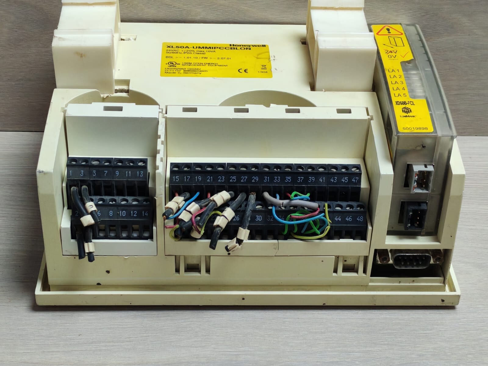 Honeywell XL50A-UMMIPCCBLON HONEYWELL XL50A-UMMIPCCBLON 24VAC 10VA 50/60Hz BUILDING CONTROLLER 10