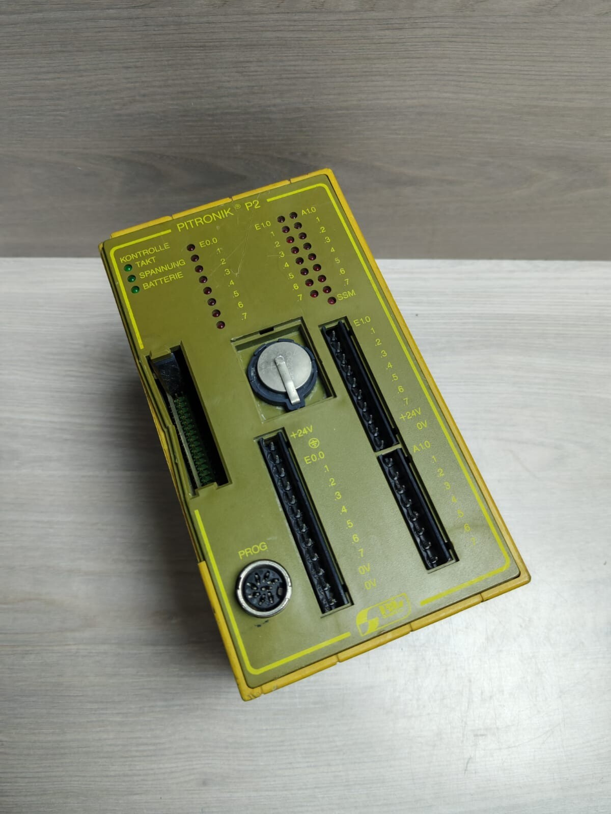 Pilz PITRONIK P2 PILZ PITRONIK P2 PROGRAMMABLE LOGIC CONTROLLER SYSTEM 5