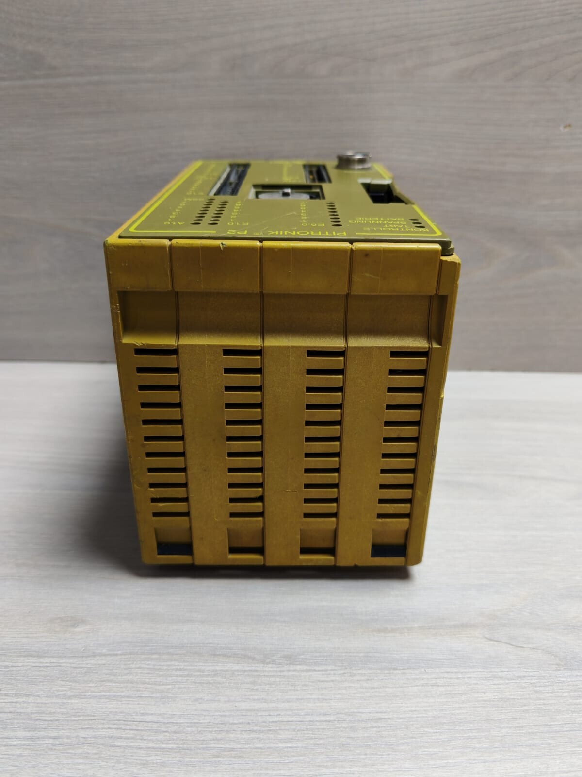 Pilz PITRONIK P2 PILZ PITRONIK P2 PROGRAMMABLE LOGIC CONTROLLER SYSTEM 10