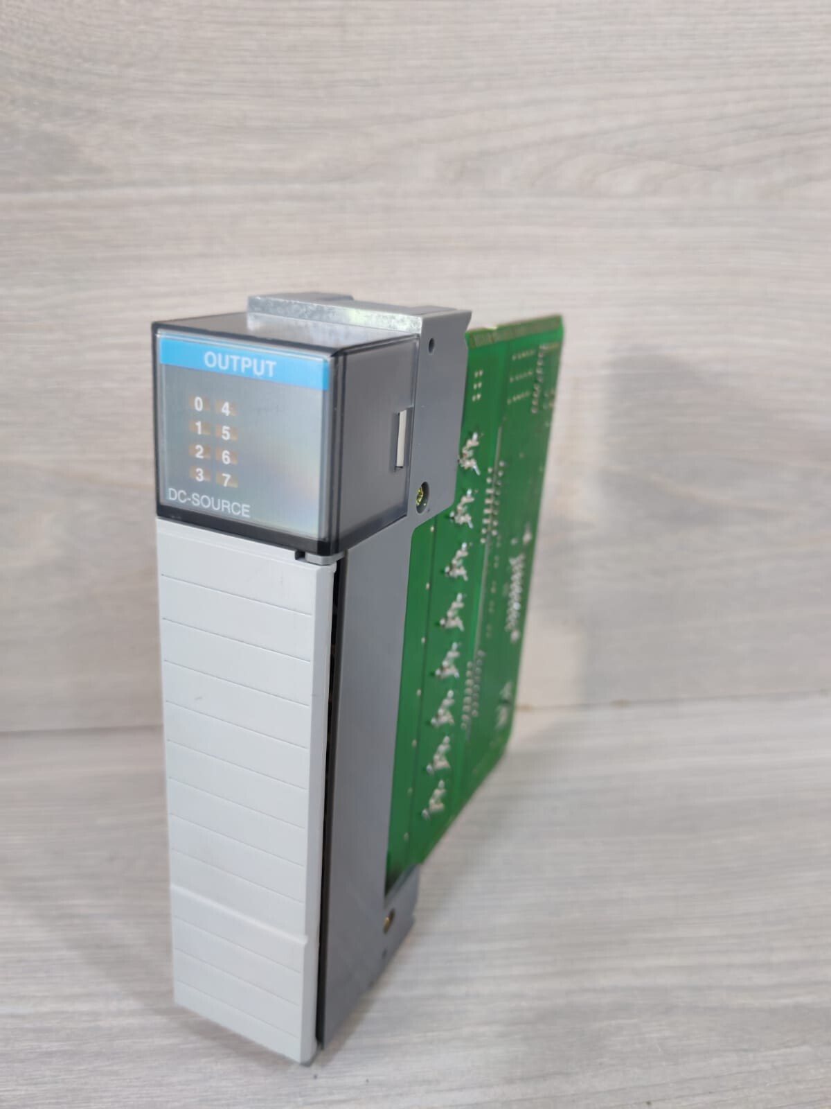 Allen-Bradley 1746-0B8 SER A ALLEN-BRADLEY 1746-0B8 SER A SLC500 OUTPUT MODULE 9