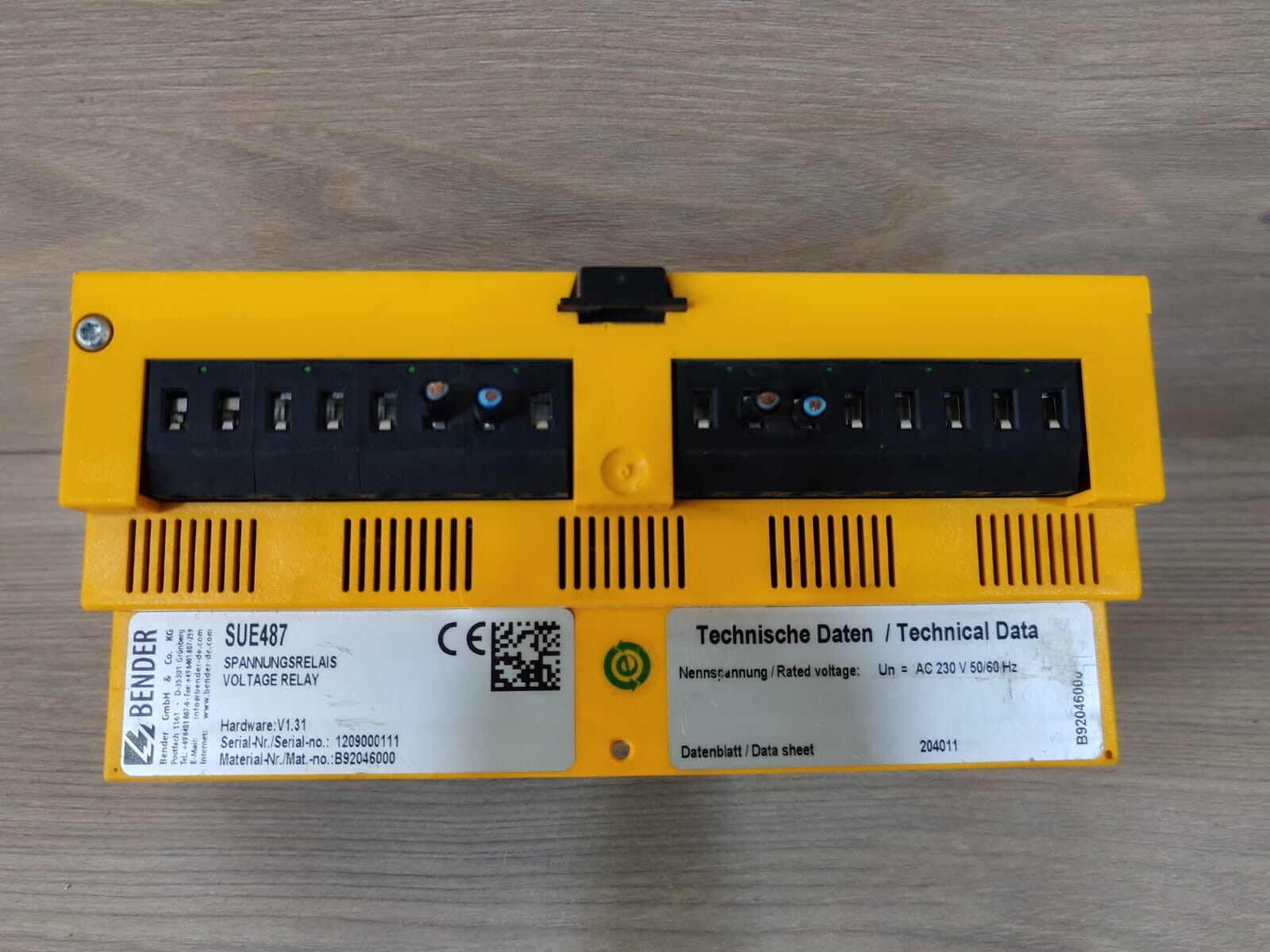 Bender SUE487 BENDER SUE487 B92046000 H/W; V1.31 VOLTAGE RELAY AC230V 2