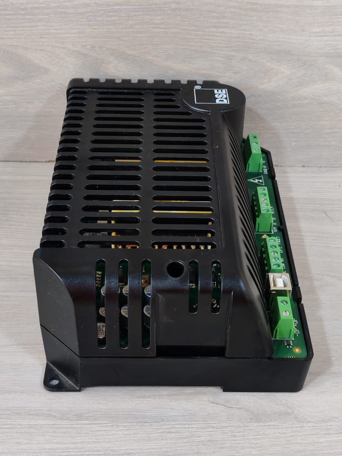 DEEP SEA ELECTRONICS 9470-003-01 DEEP SEA ELECTRONICS DSE 9470 9470-003-01 24V 10AMP INTELLIGENT BATTERY CHARGER 5
