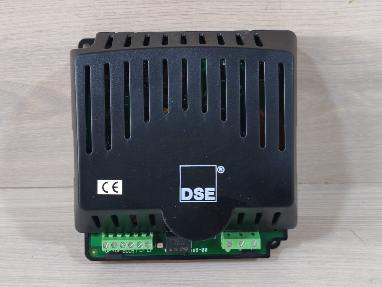 DEEP SEA ELECTRONICS DSE 9250-001-00 DEEP SEA ELECTRONICS DSE 9250-001-00 24V 3.7A BATTERY CHARGER 2