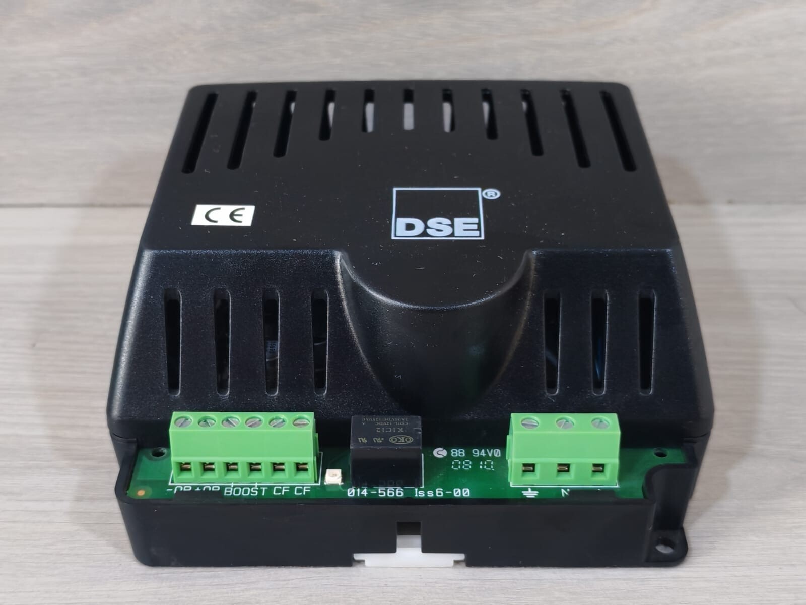 DEEP SEA ELECTRONICS DSE 9250-001-00 DEEP SEA ELECTRONICS DSE 9250-001-00 24V 3.7A BATTERY CHARGER 4