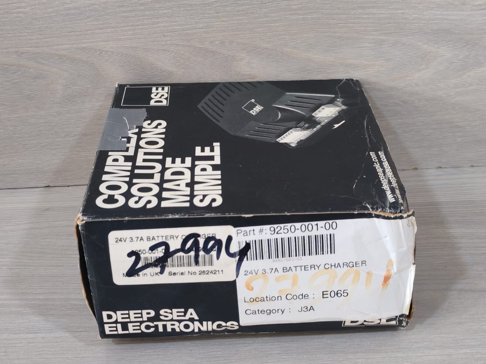 DEEP SEA ELECTRONICS DSE 9250-001-00 DEEP SEA ELECTRONICS DSE 9250-001-00 24V 3.7A BATTERY CHARGER 10