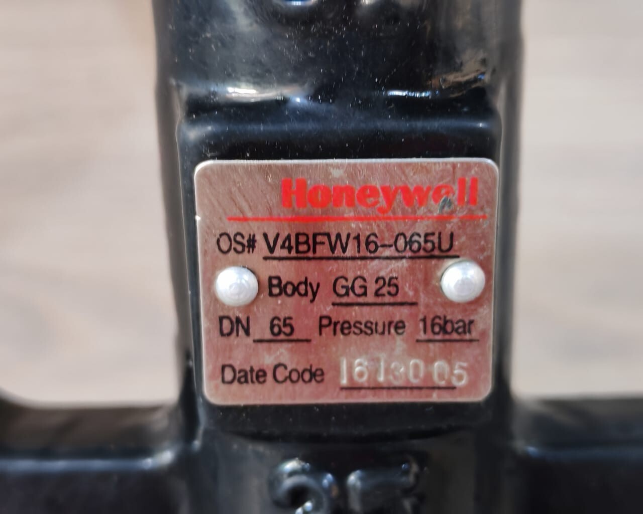 Honeywell V4ABFW16-065-112 HONEYWELL V4ABFW16-065-112 ACTUATED BUTTERFLY VALVE 2 1/2" WAFER TYPE PN16 7