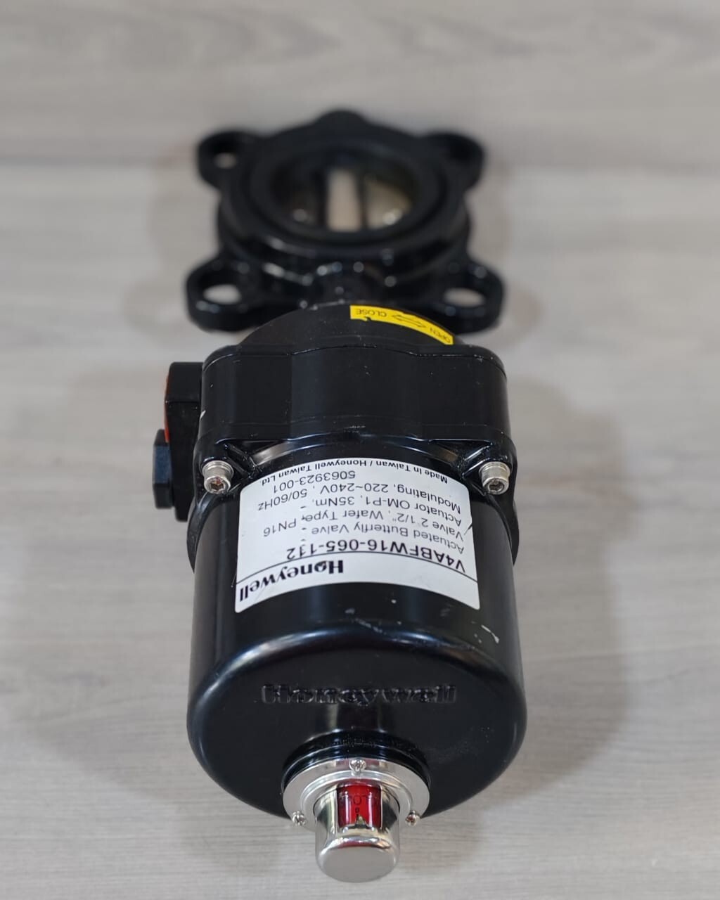 Honeywell V4ABFW16-065-112 HONEYWELL V4ABFW16-065-112 ACTUATED BUTTERFLY VALVE 2 1/2" WAFER TYPE PN16 9