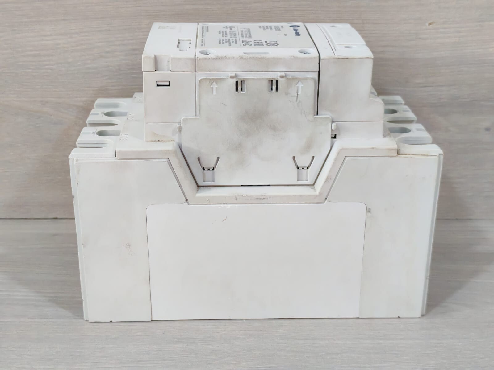 Allen-Bradley 100-E205 ALLEN BRADLEY 100-E205 SER.A 3-POLE DIRECT ONLINE CONTRACTOR 5