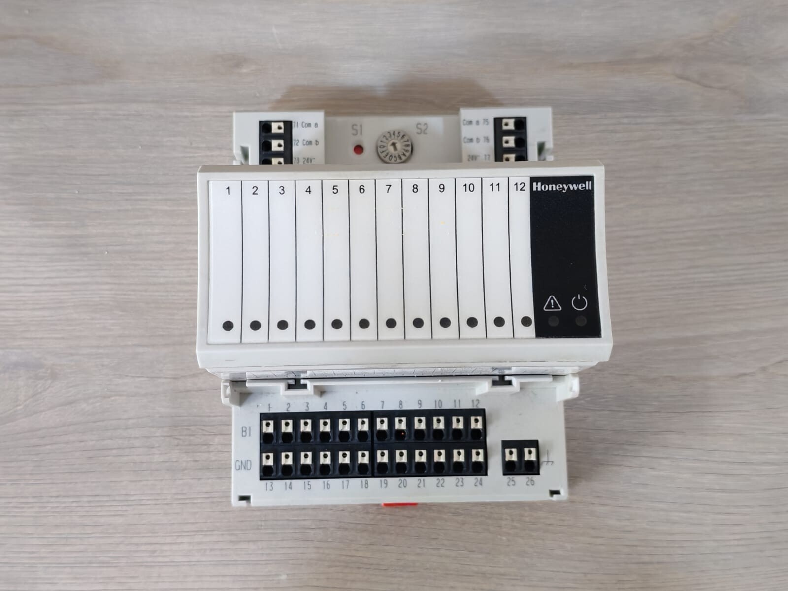 Honeywell XF823A Honeywell XF823A Binary Input Module with BASE XS823 4