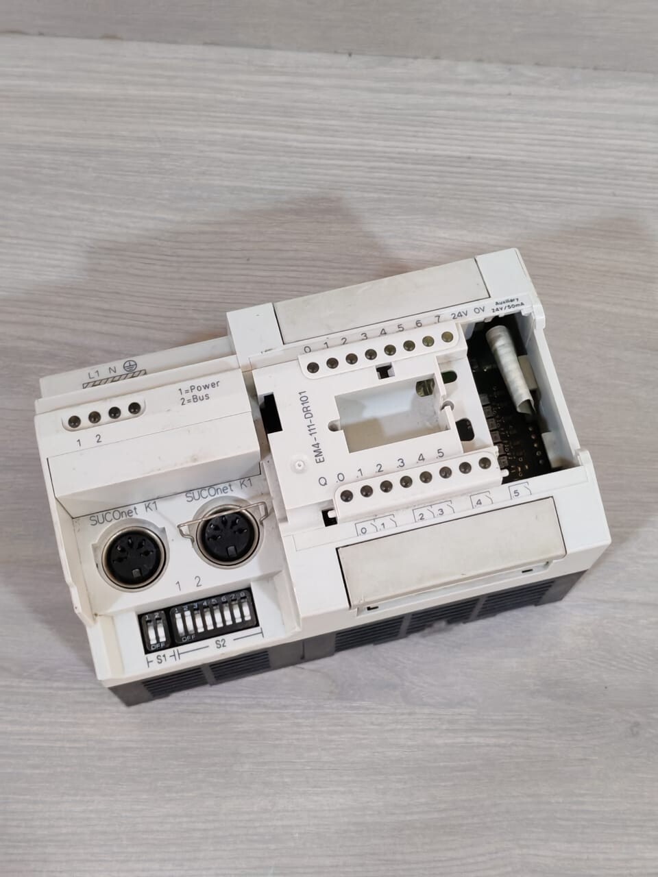 Moeller EM4-111-DR1 MOELLER EM4-111-DR1 230VAC 0,03A POWER SUPPLY 7