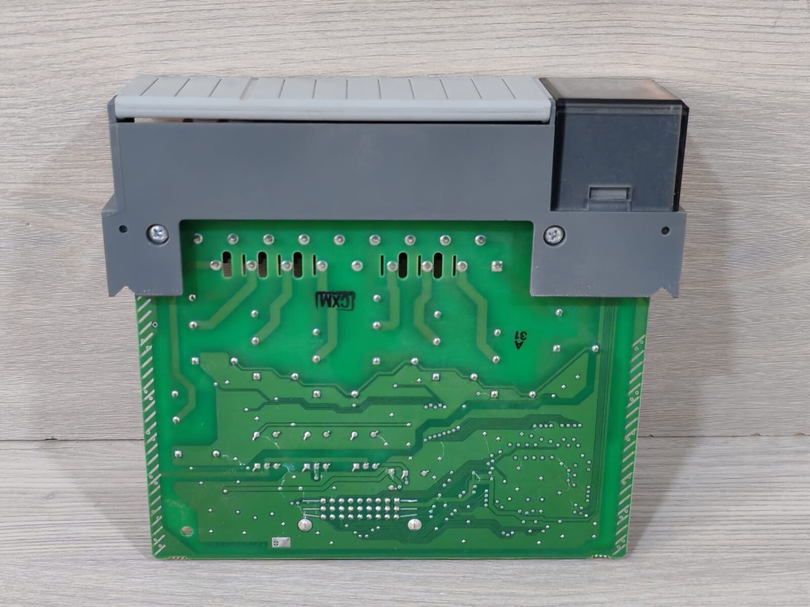 Allen-Bradley ALLEN-BRADLEY 1746-OX8 SER A SLC 500 ALLEN-BRADLEY 1746-OX8 SER A SLC 500 OUTPUT MODULE 8