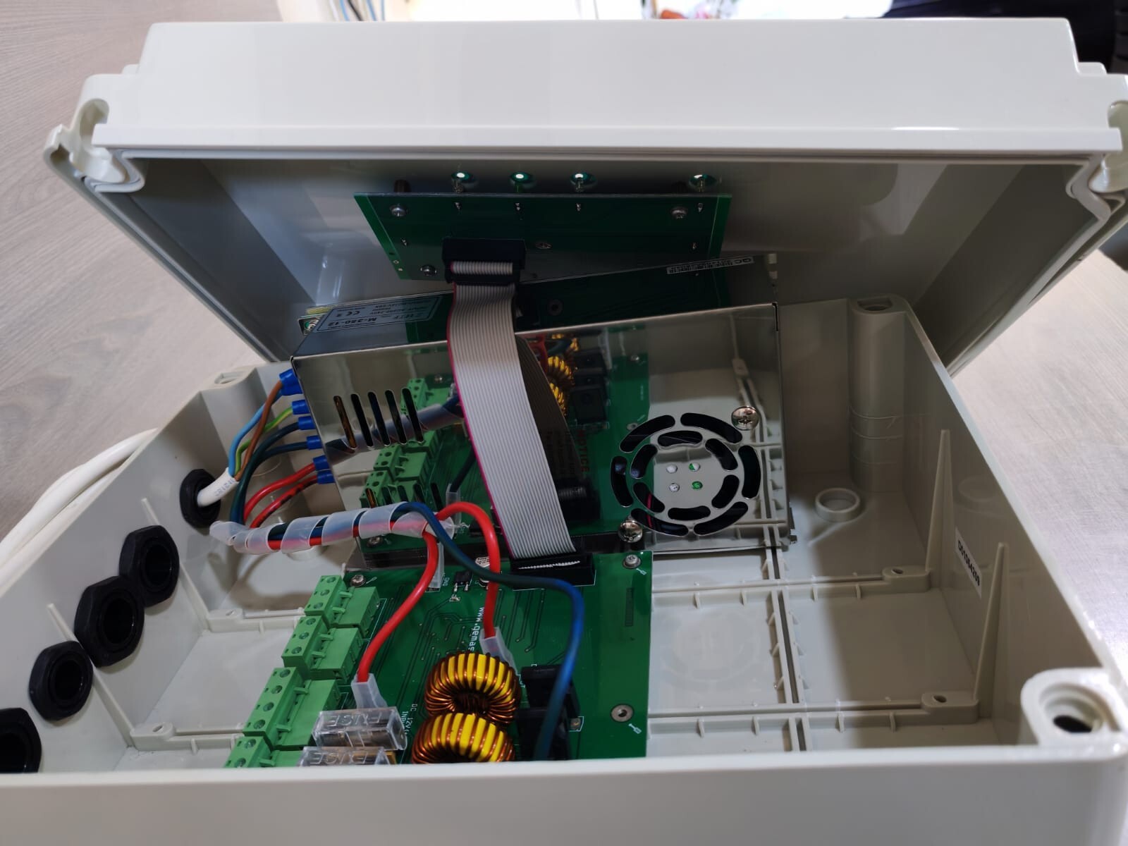 GEMAS RGB LED Control- Satellite Unit GEMAS RGB LED Control- Satellite Unit 5
