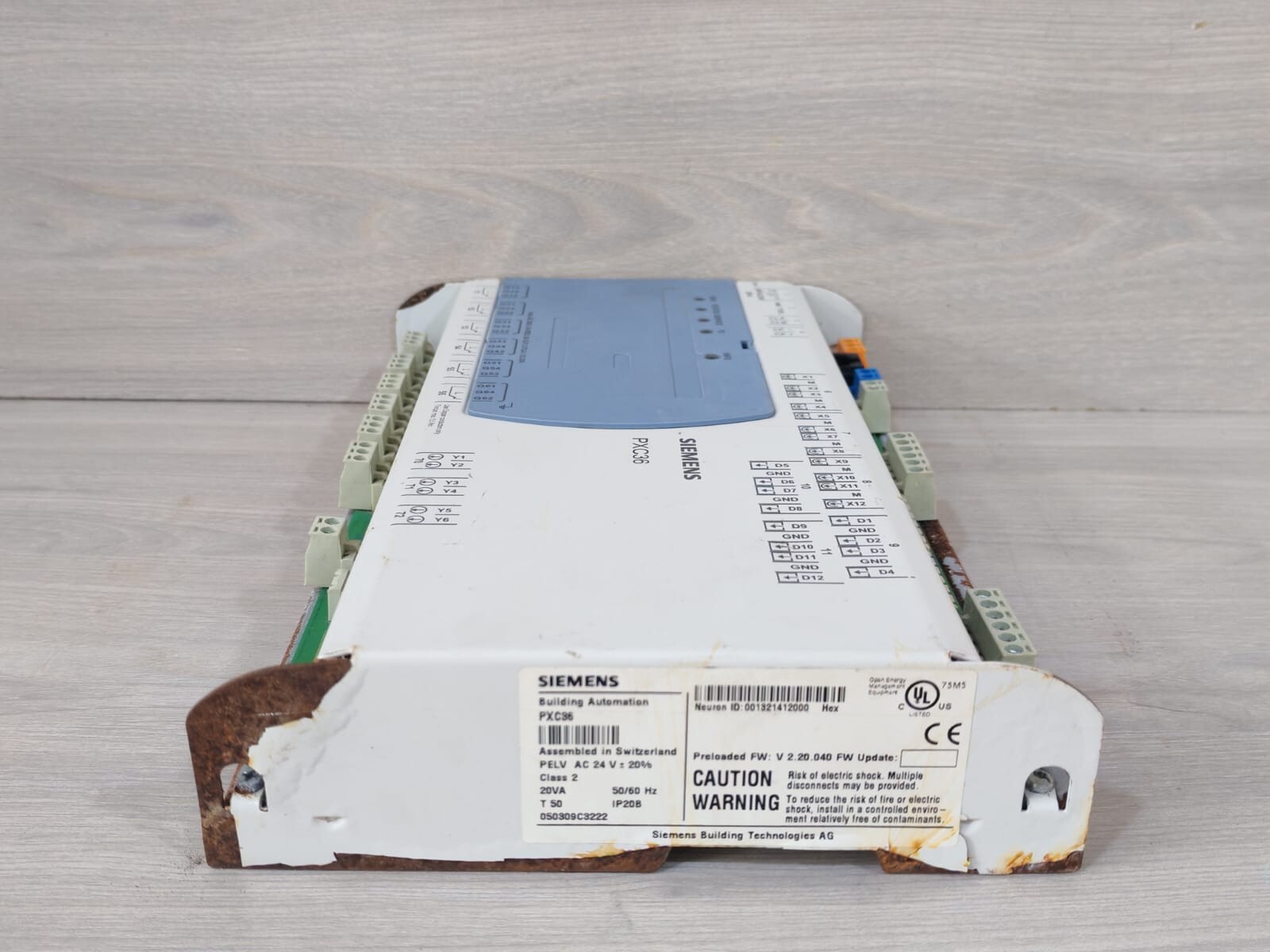 Siemens PXC36 SIEMENS PXC36 AUTOMATION STATION- WITH RUSTY PART 6