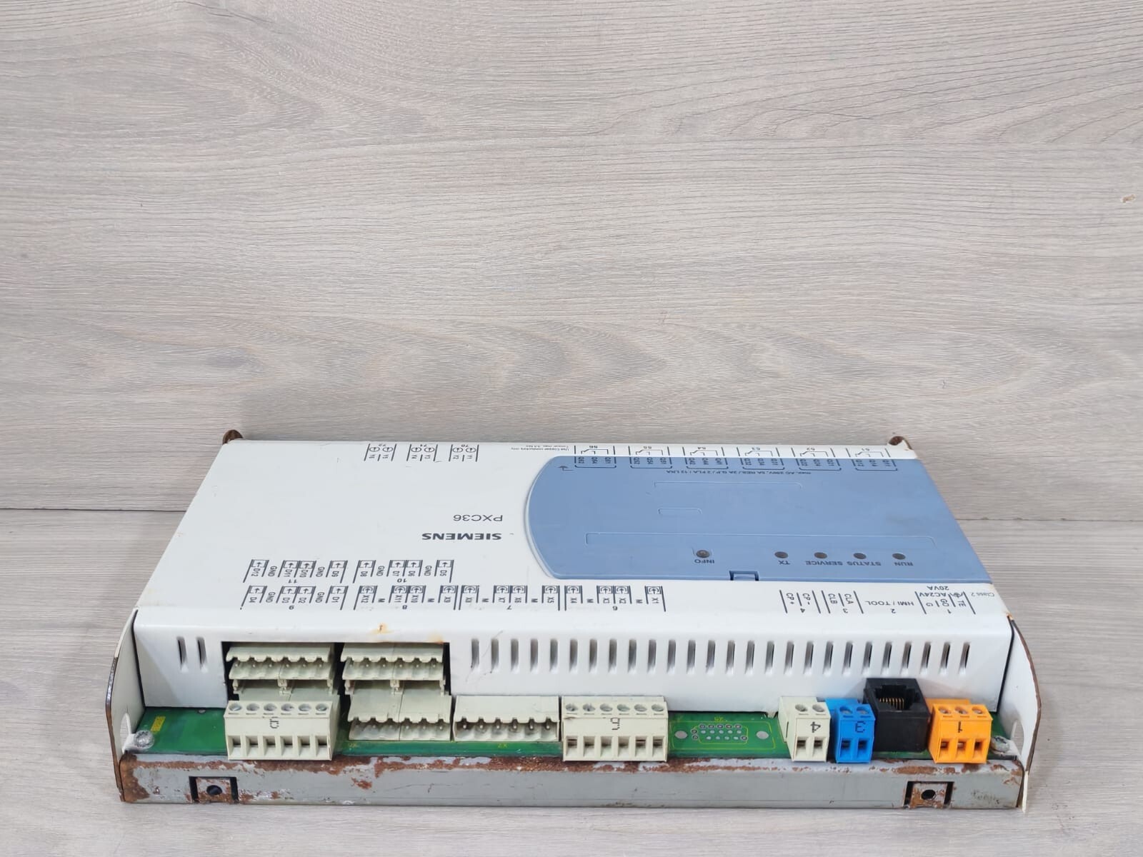 Siemens PXC36 SIEMENS PXC36 AUTOMATION STATION- WITH RUSTY PART 8