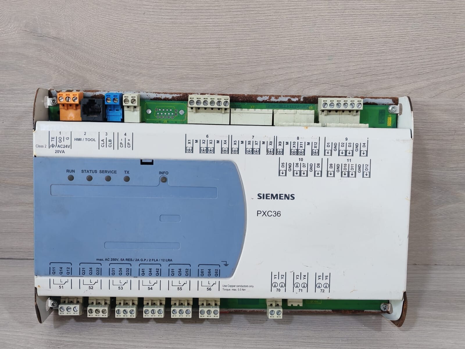 SIEMENS PXC36 AUTOMATION STATION- WITH RUSTY PART