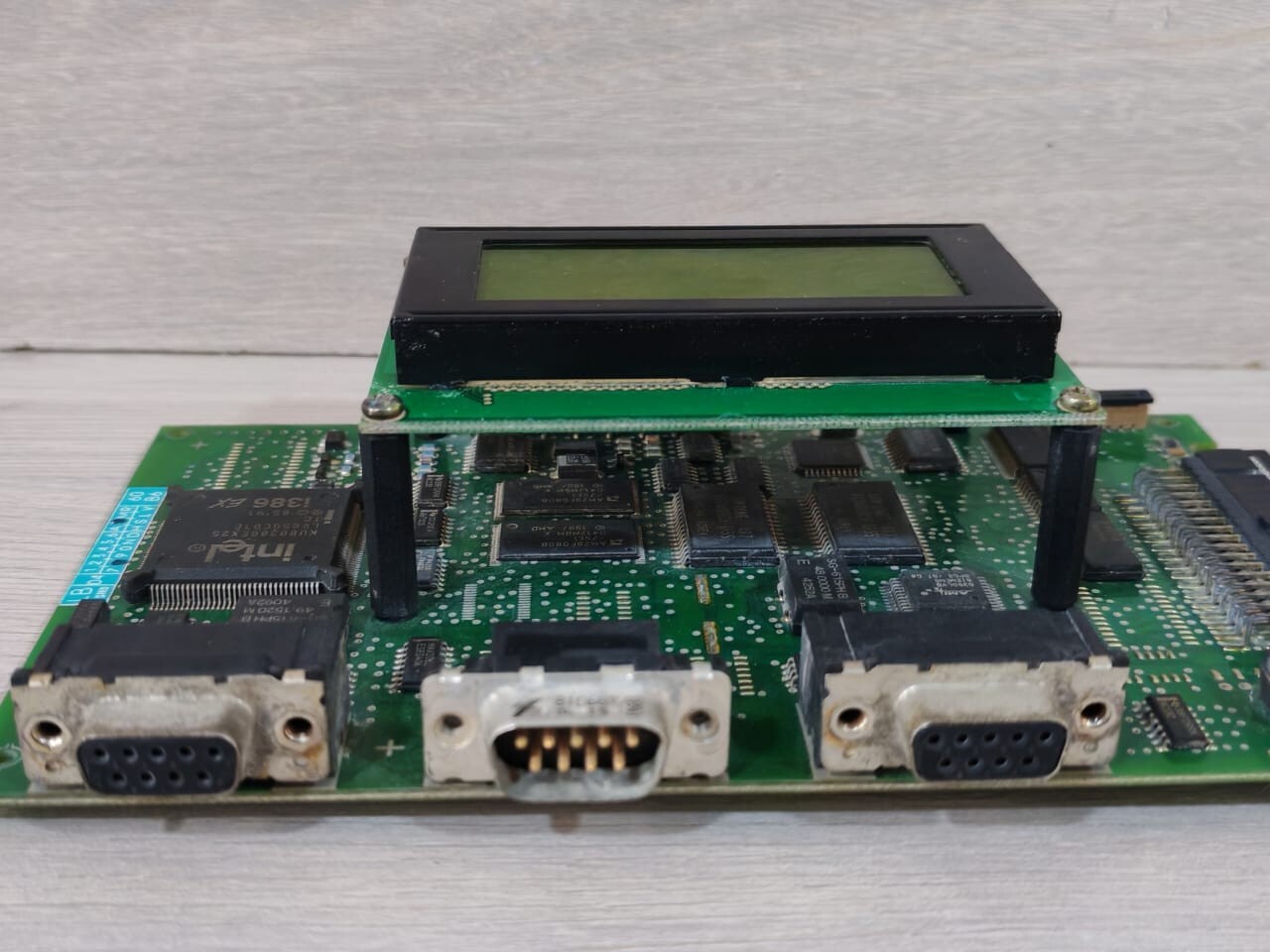 Siemens J31070-A5413-F006-C1-85 SIEMENS A5E00066789 KS07/J31070-A5413-F006-C1-85 BOARD W/ PC 1604A B LCD PANEL 7